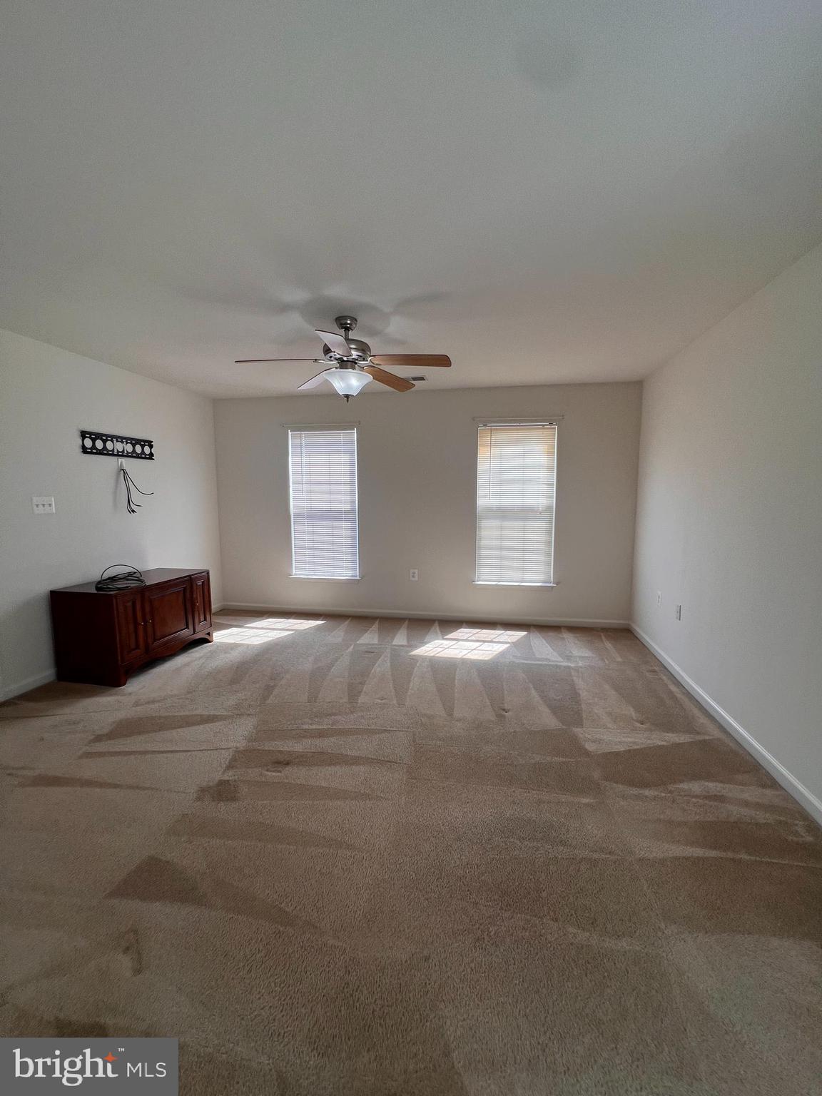 HUNTFIELD - Residential Lease