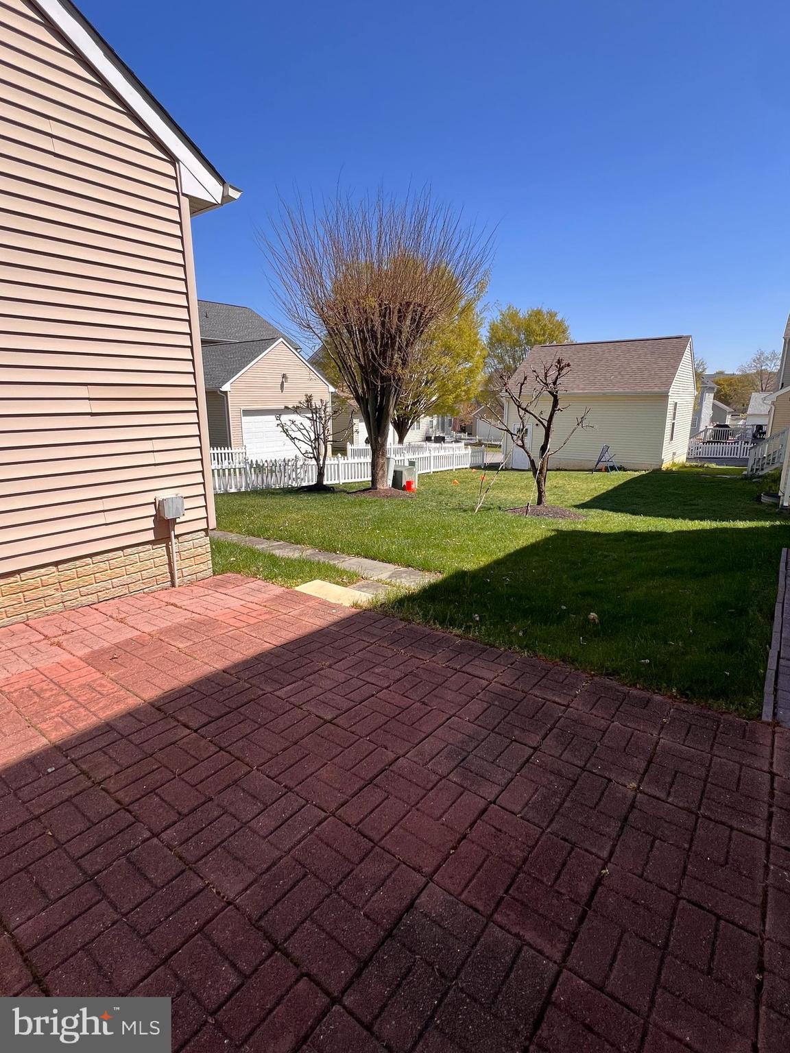 HUNTFIELD - Residential Lease