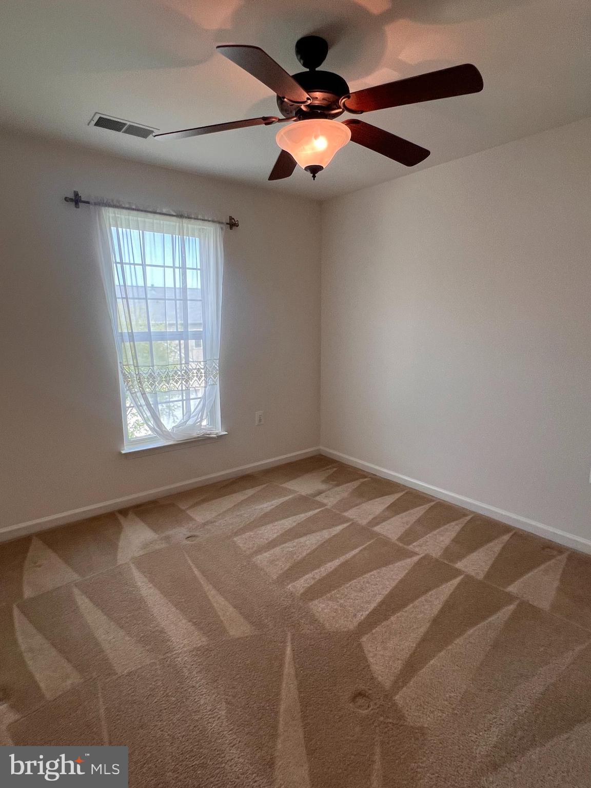 HUNTFIELD - Residential Lease