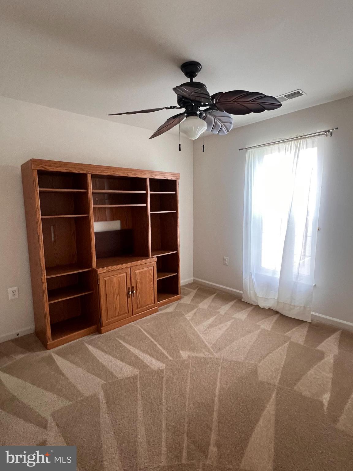 HUNTFIELD - Residential Lease