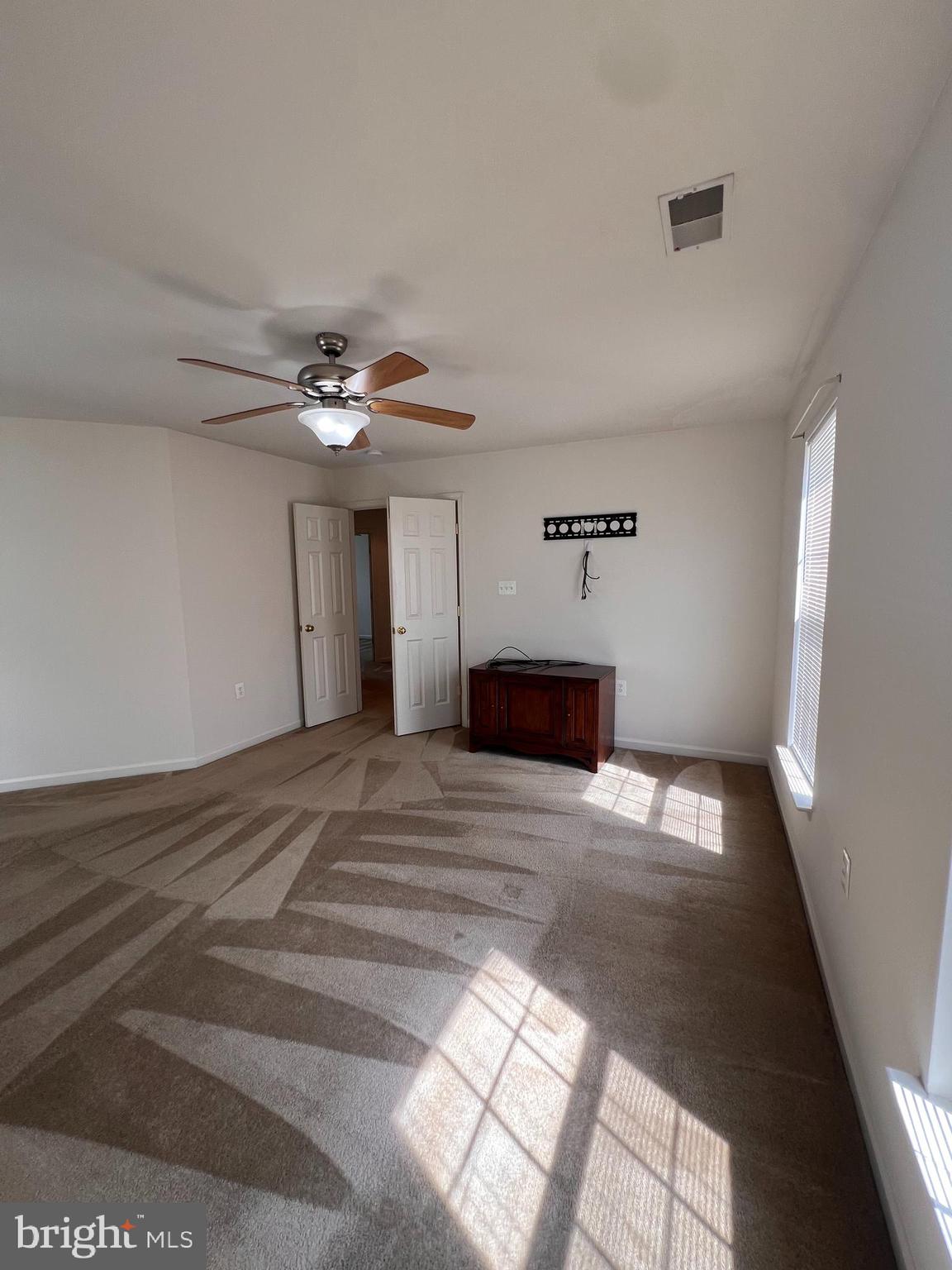 HUNTFIELD - Residential Lease