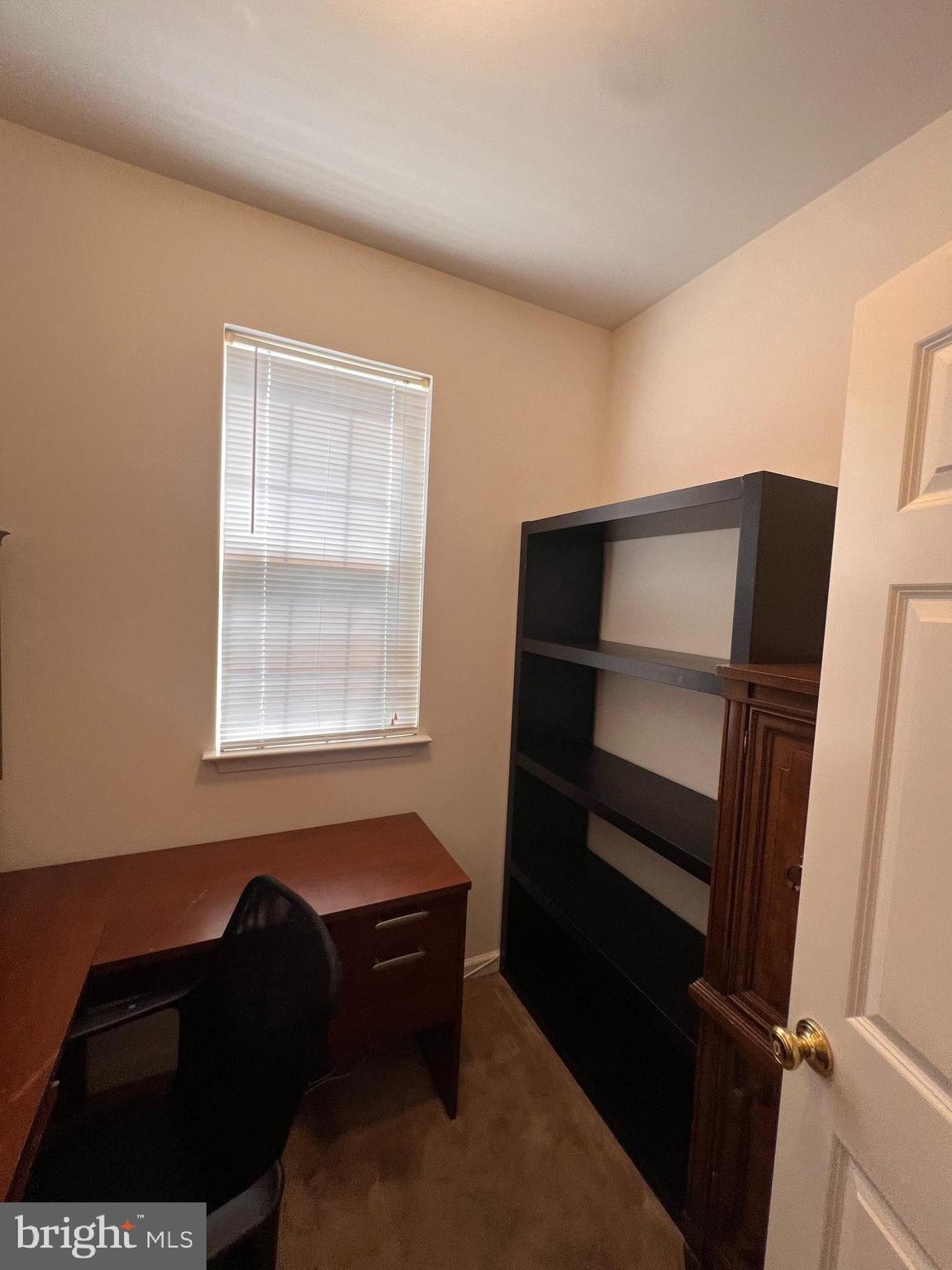 HUNTFIELD - Residential Lease