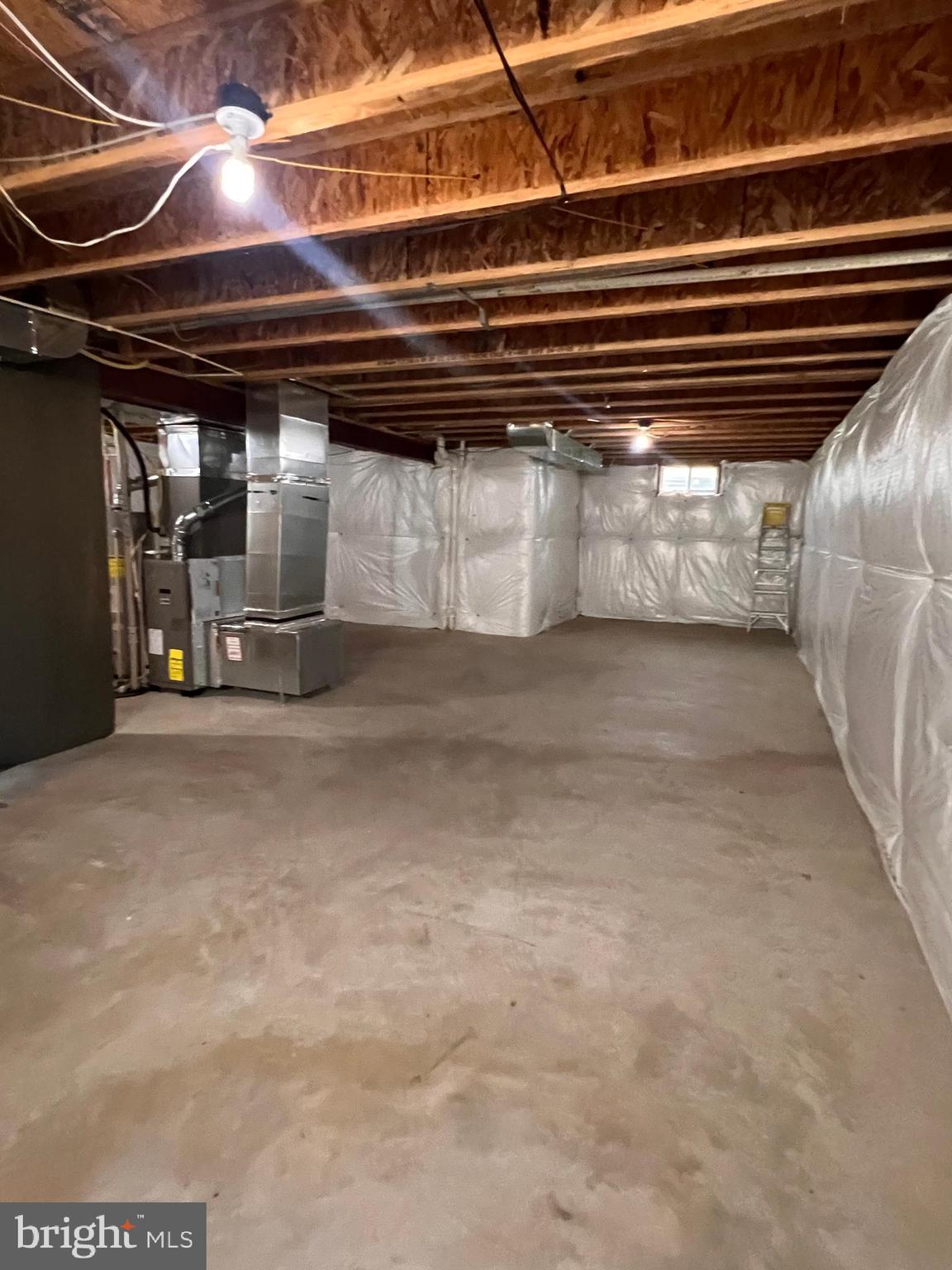 HUNTFIELD - Residential Lease