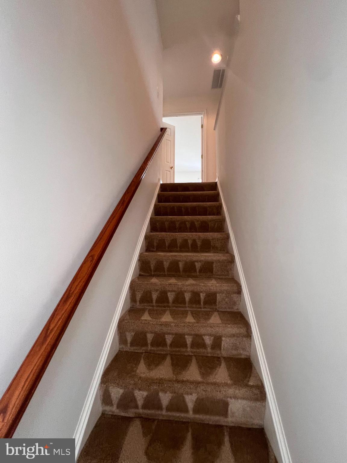 HUNTFIELD - Residential Lease