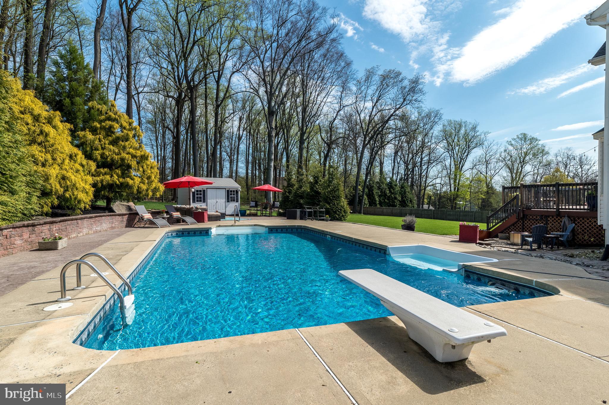 BUCKINGHAM WOODS - Residential