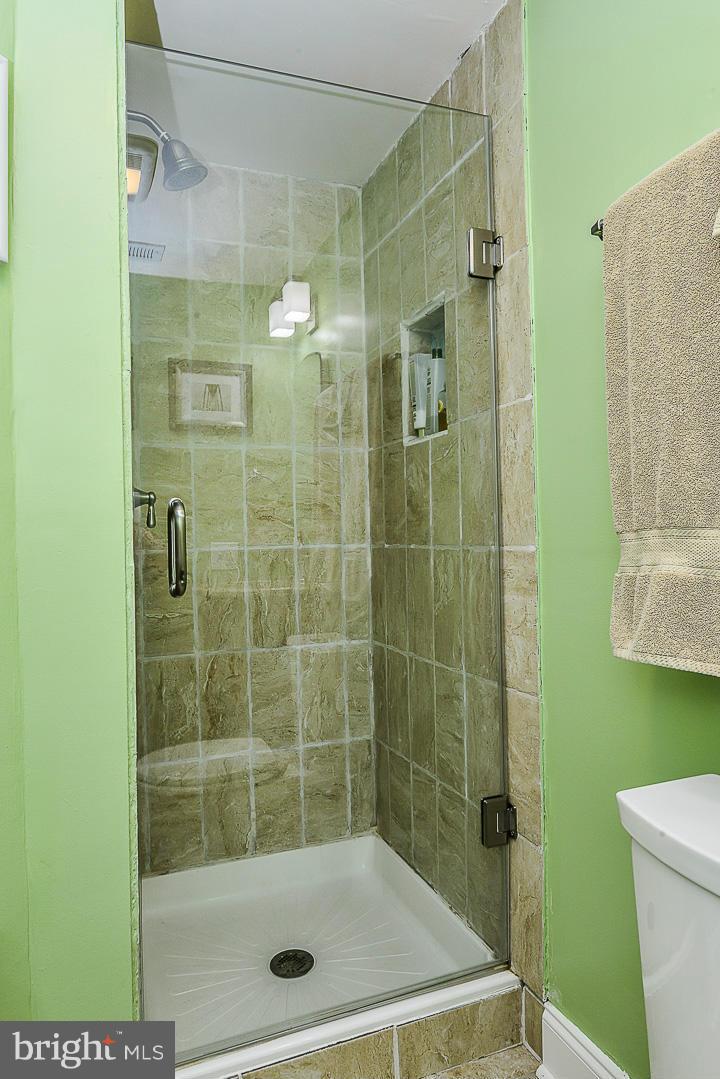 DOUGLAS PARK - Residential Lease