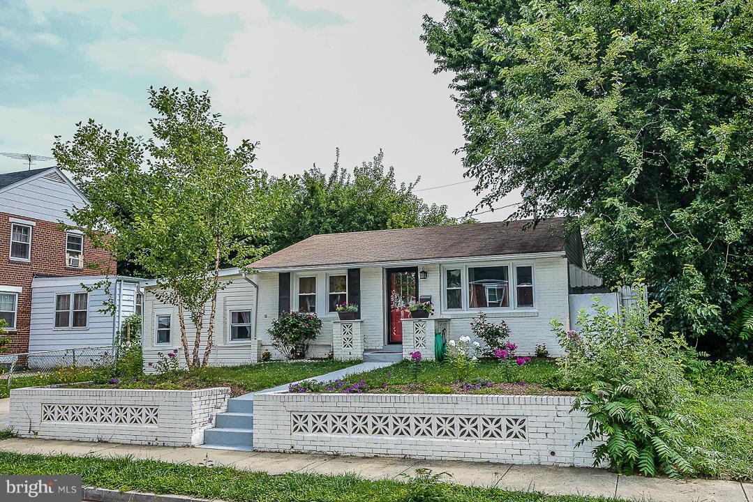 DOUGLAS PARK - Residential Lease