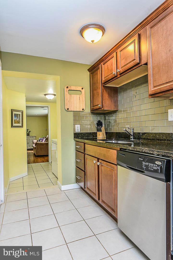 DOUGLAS PARK - Residential Lease