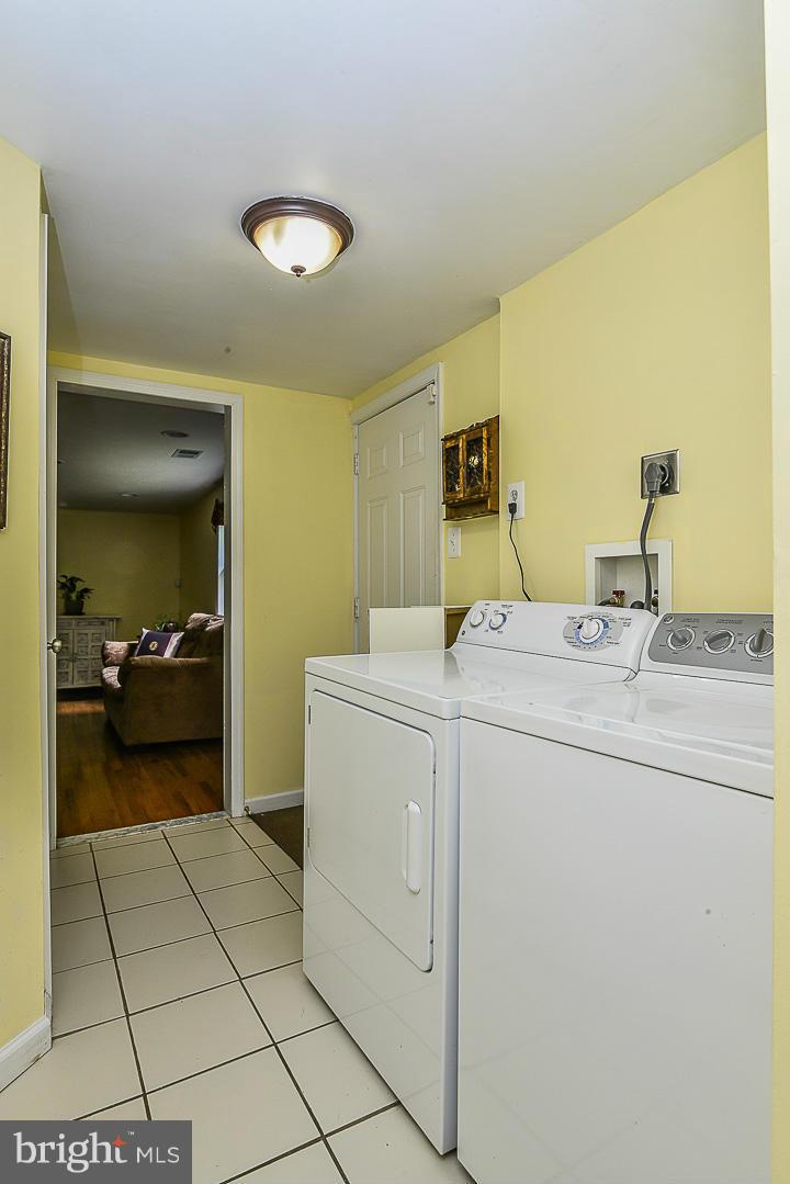 DOUGLAS PARK - Residential Lease