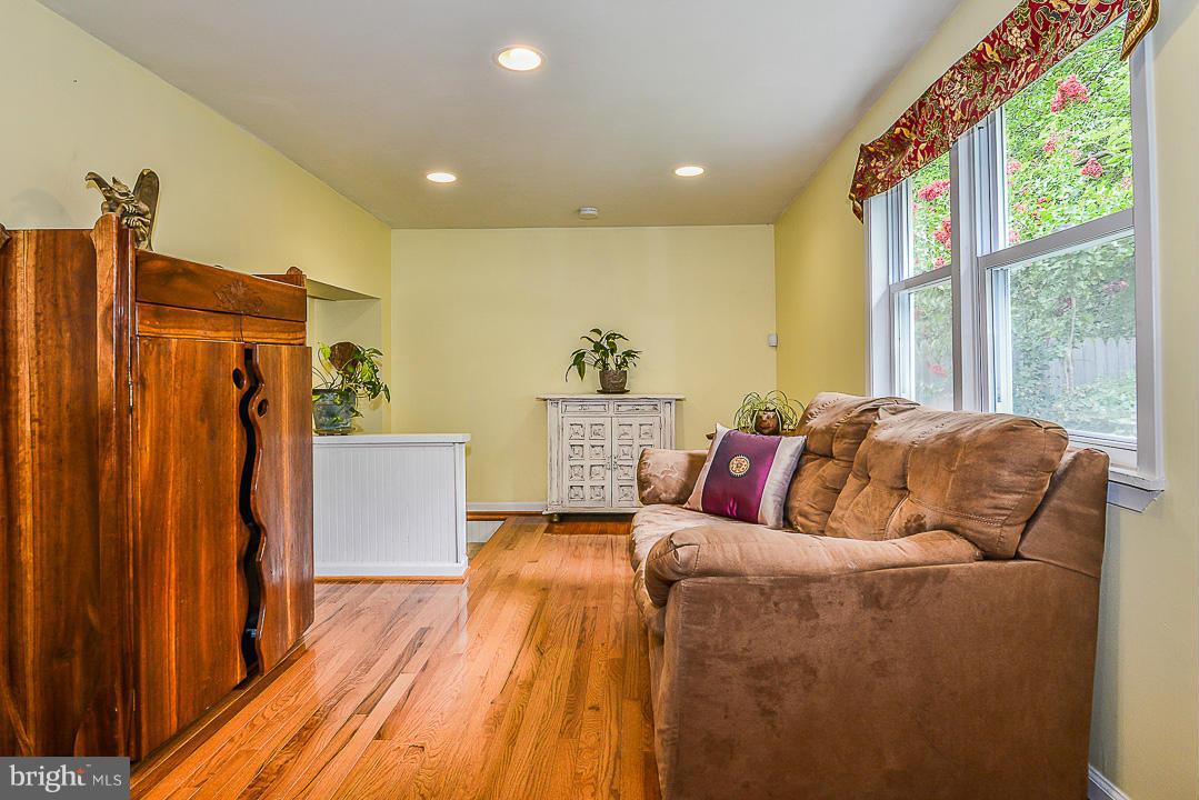 DOUGLAS PARK - Residential Lease