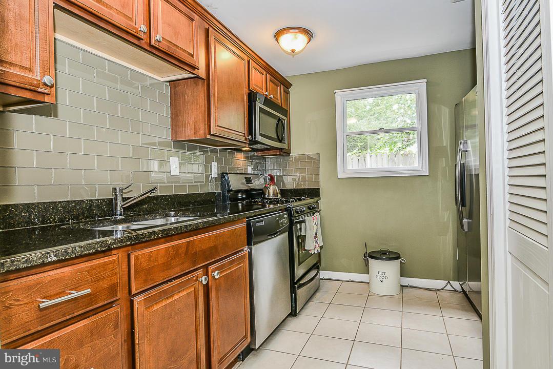 DOUGLAS PARK - Residential Lease