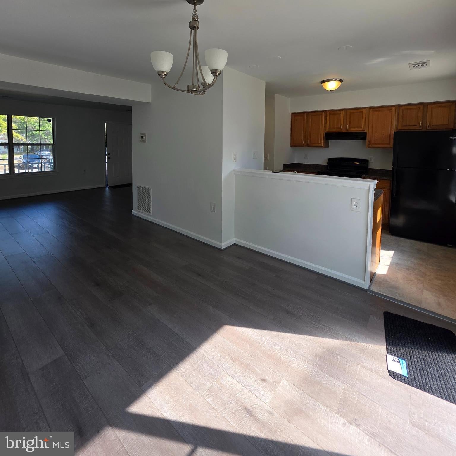 404 TREFOIL PLACE