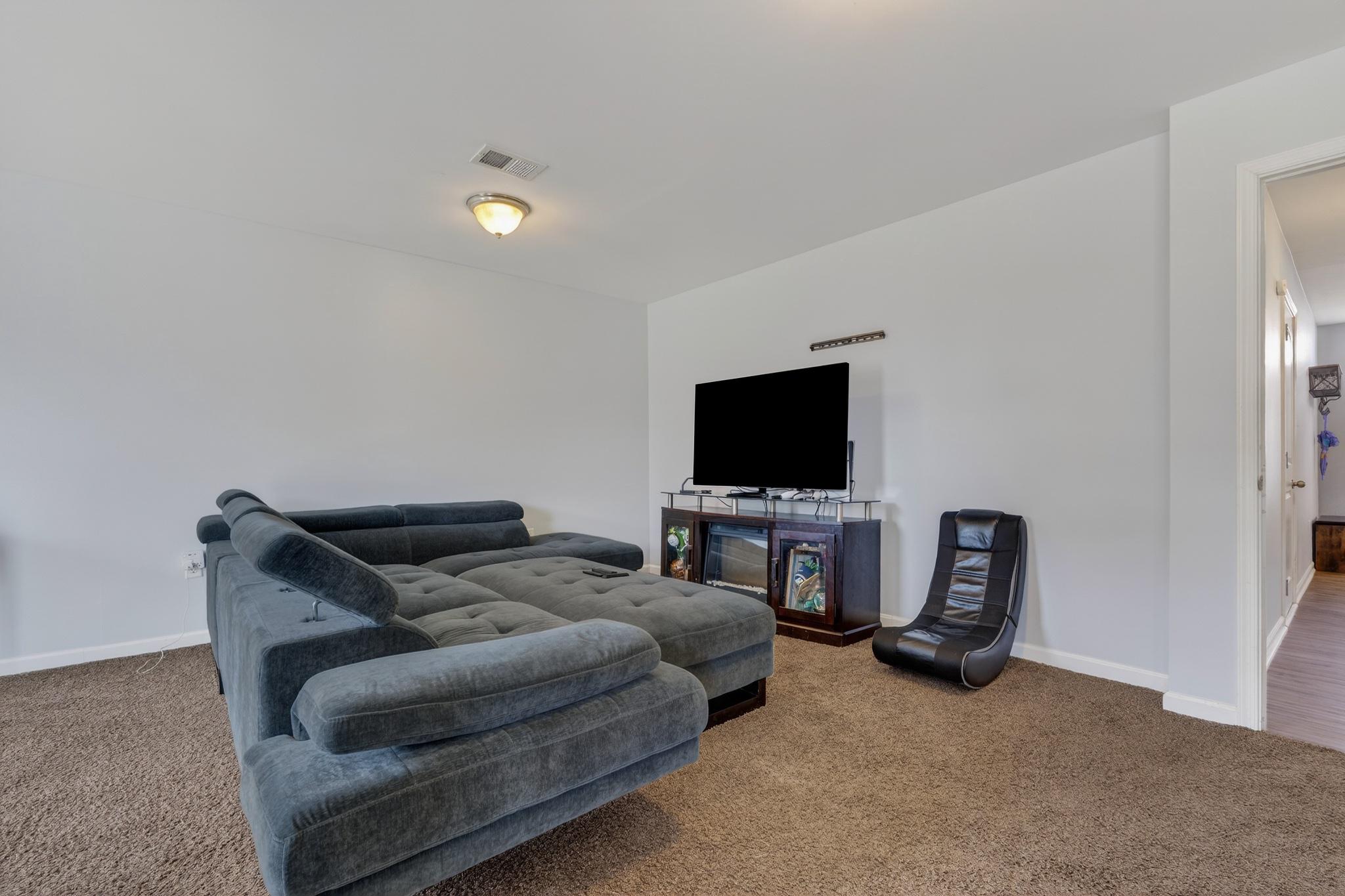 HYETTS CROSSING - Residential