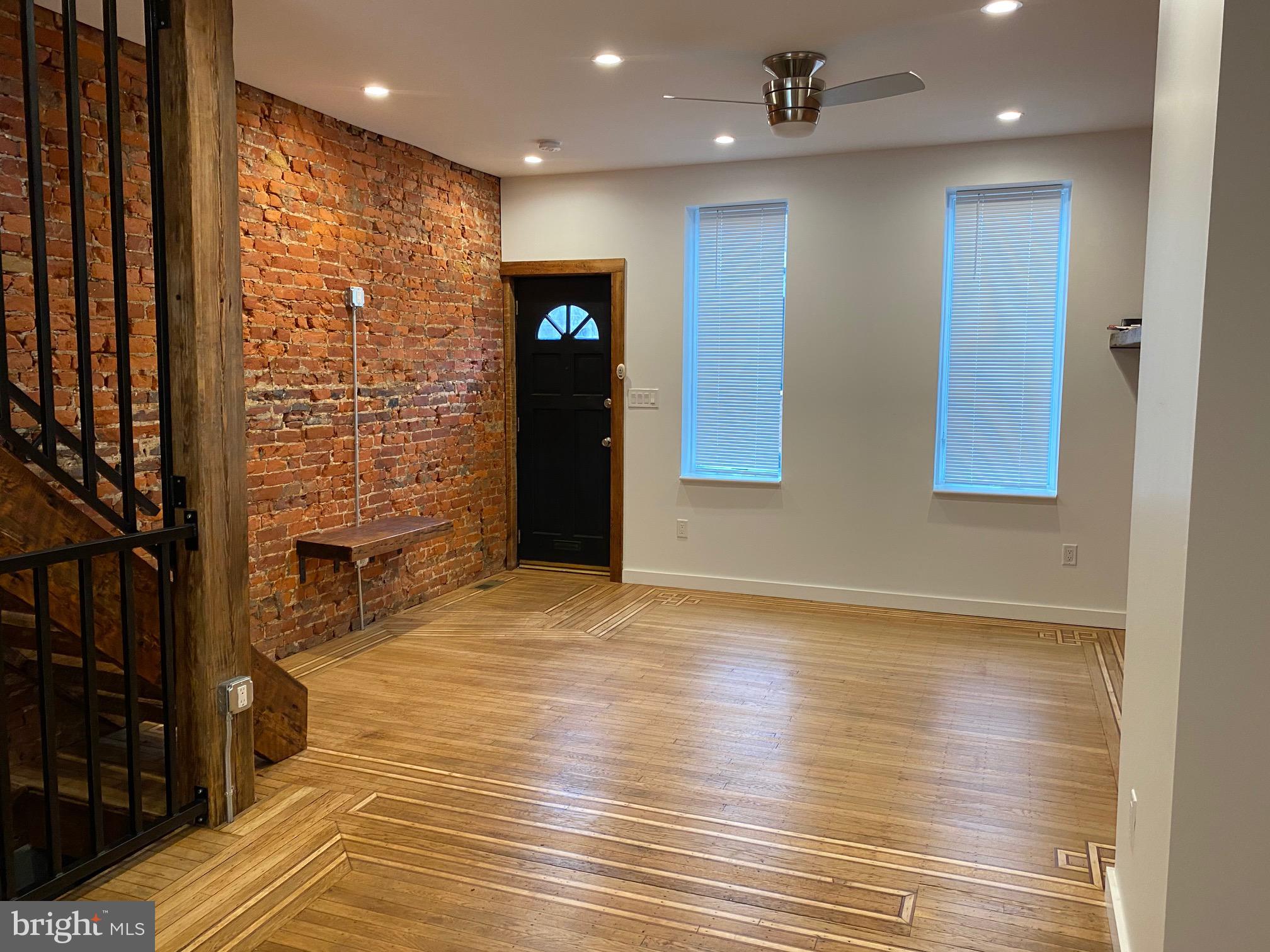PORT RICHMOND - Residential Lease
