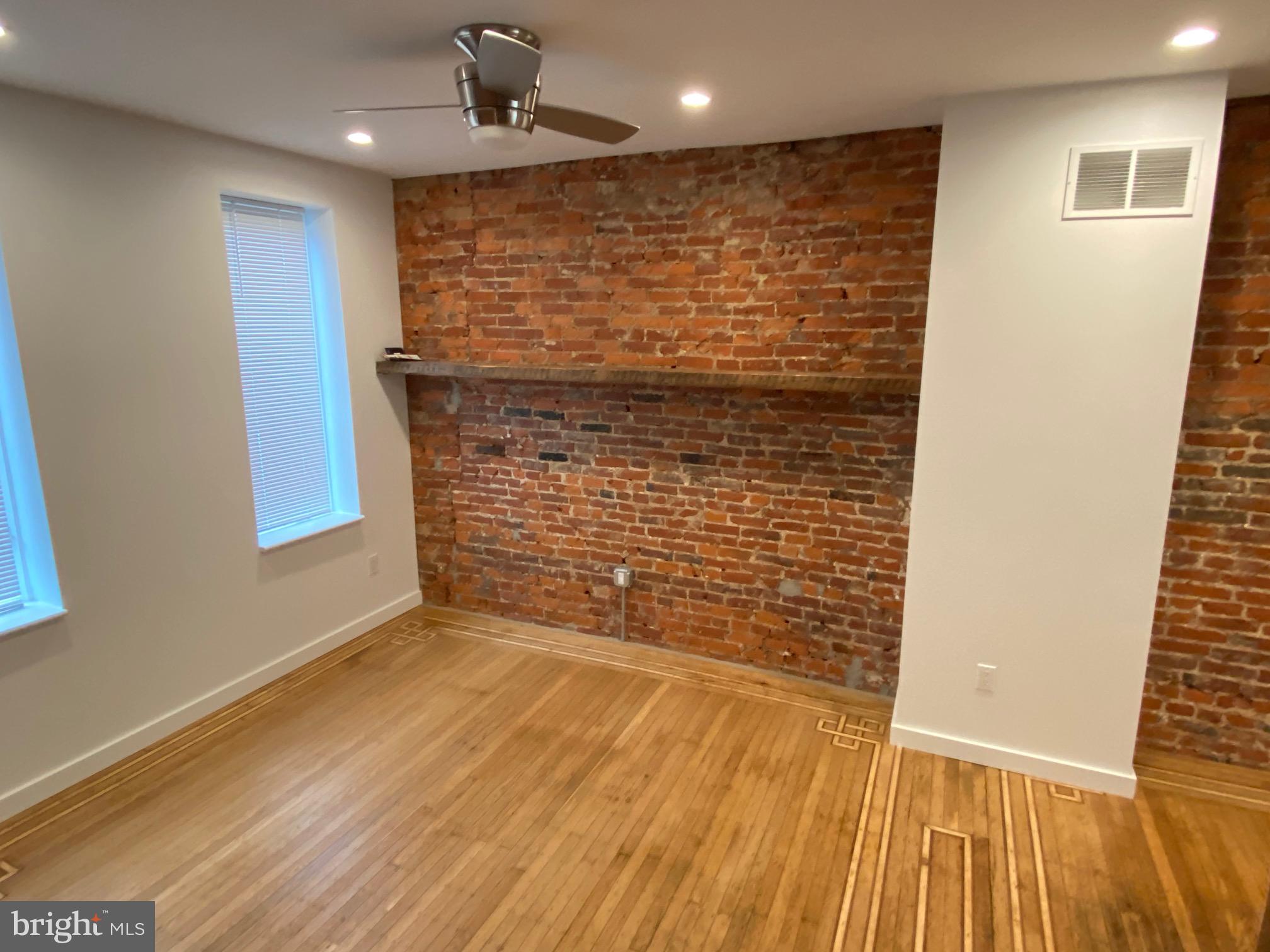 PORT RICHMOND - Residential Lease