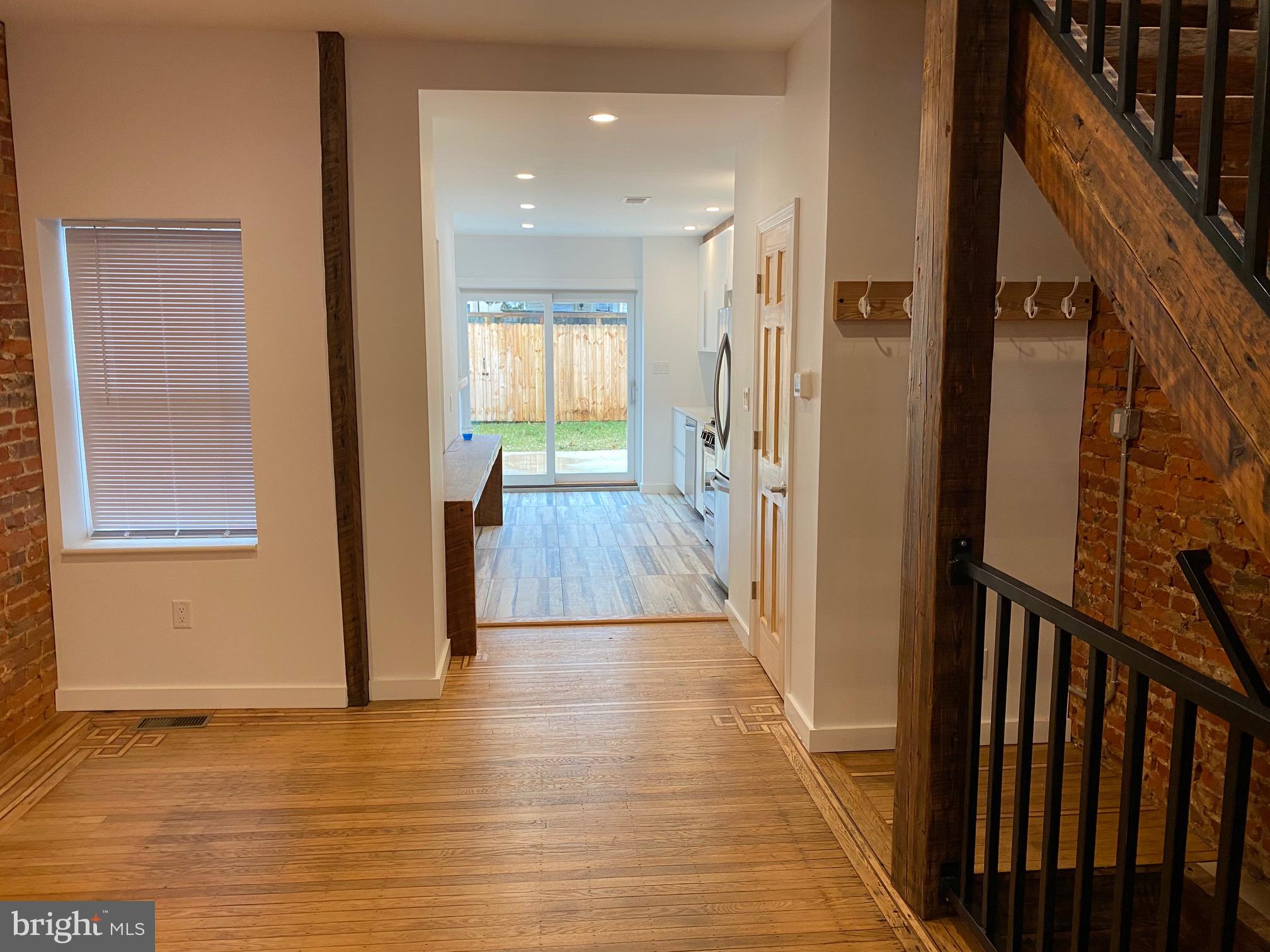 PORT RICHMOND - Residential Lease