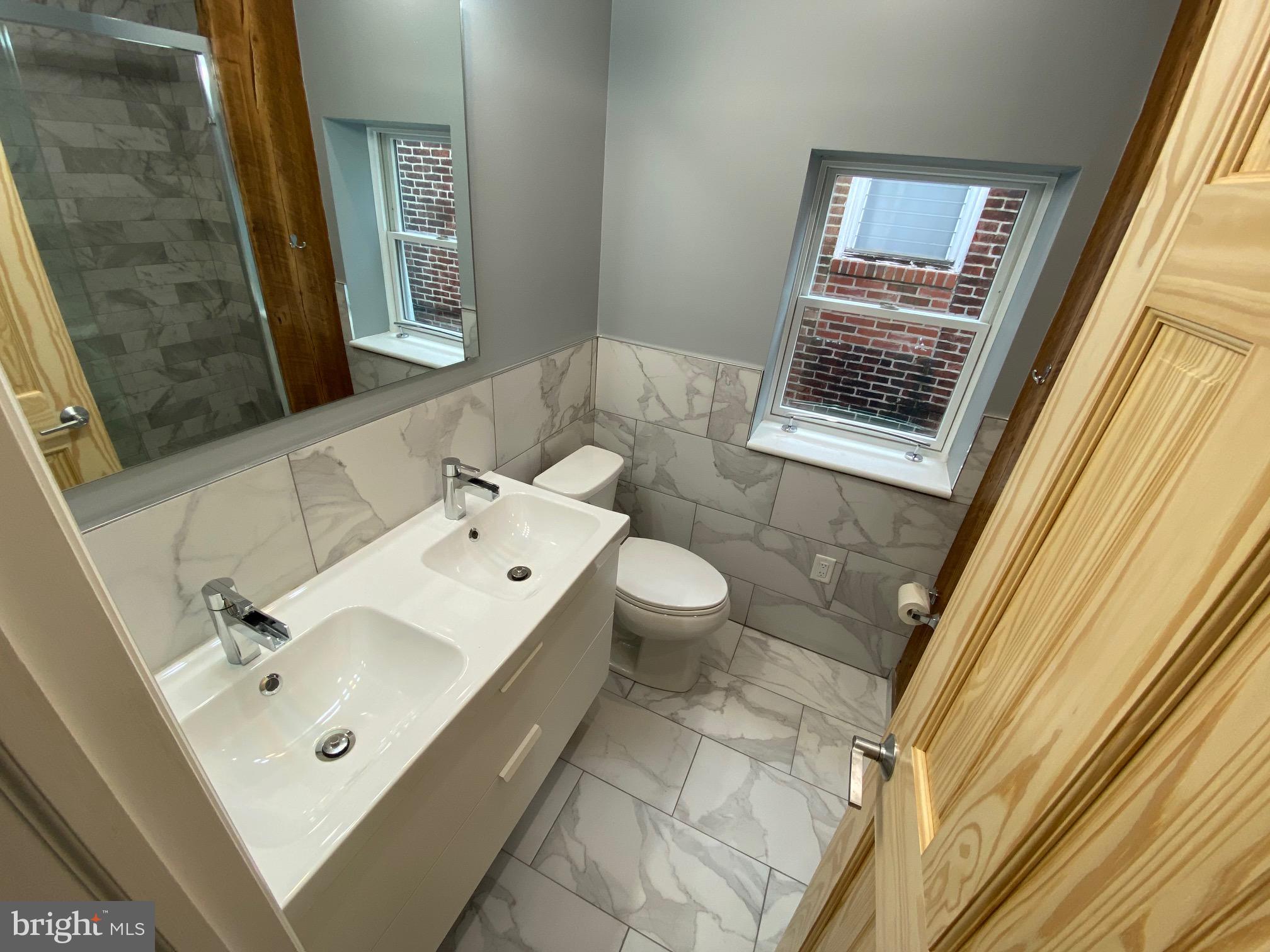 PORT RICHMOND - Residential Lease