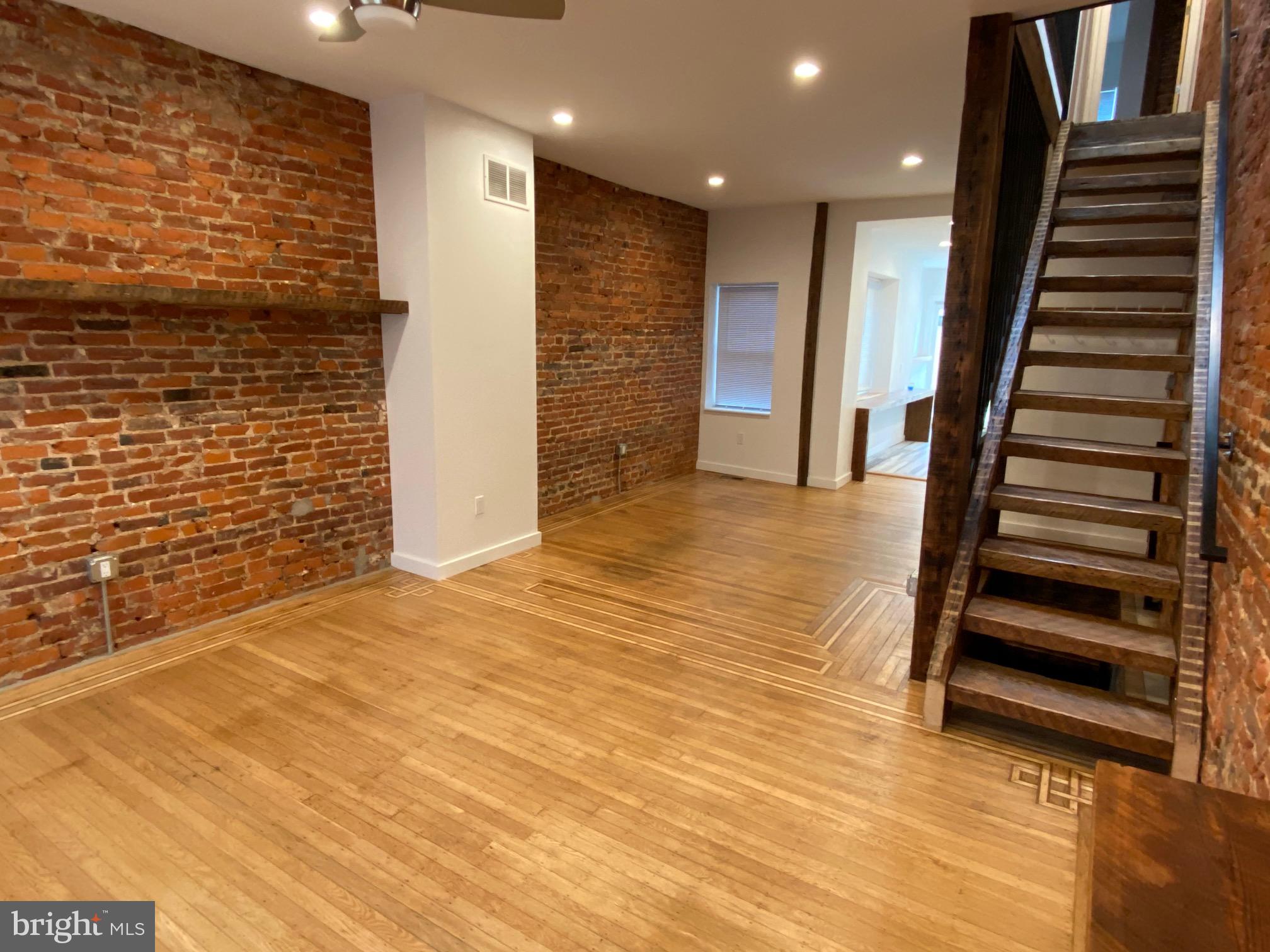 PORT RICHMOND - Residential Lease