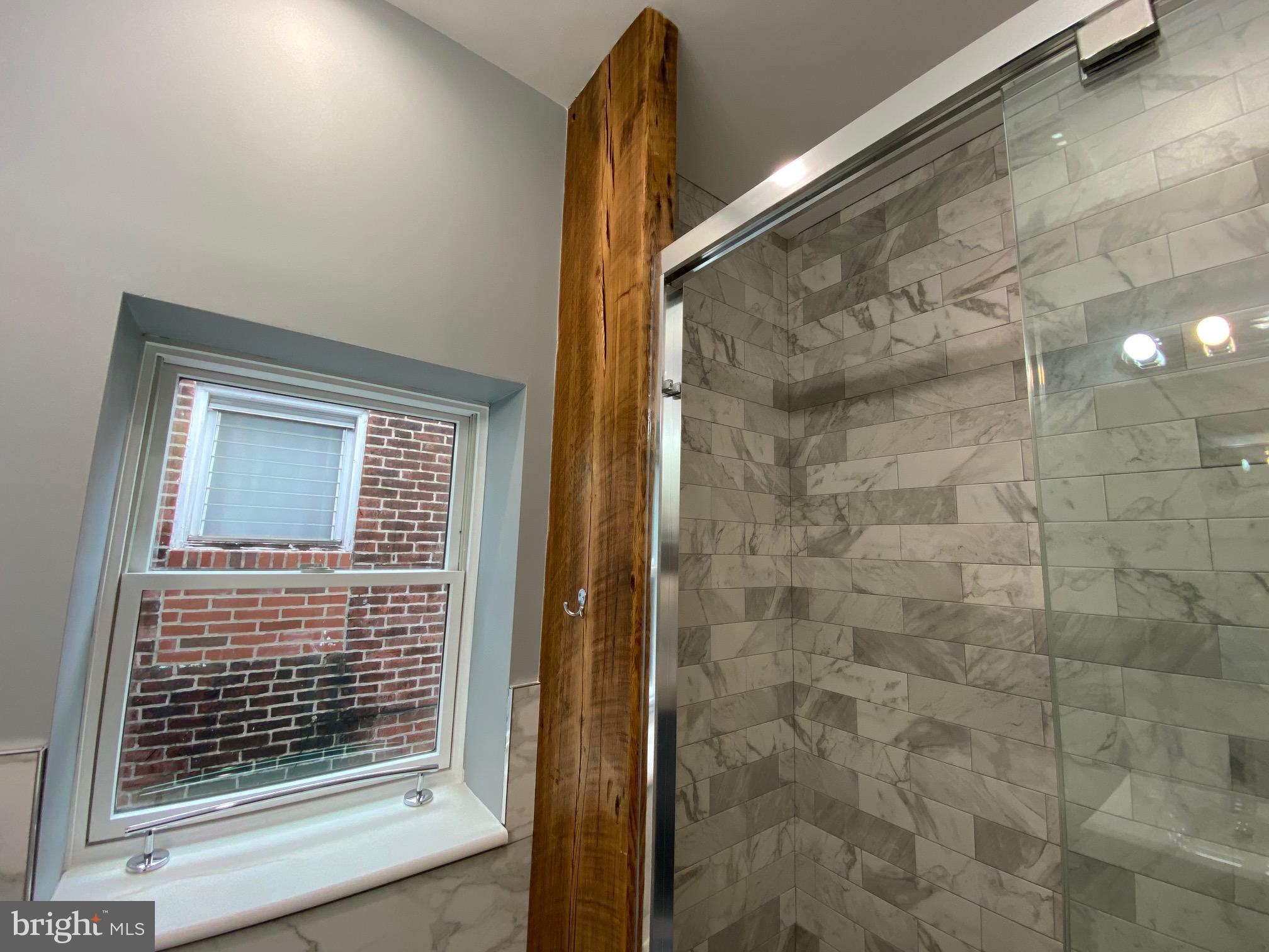 PORT RICHMOND - Residential Lease