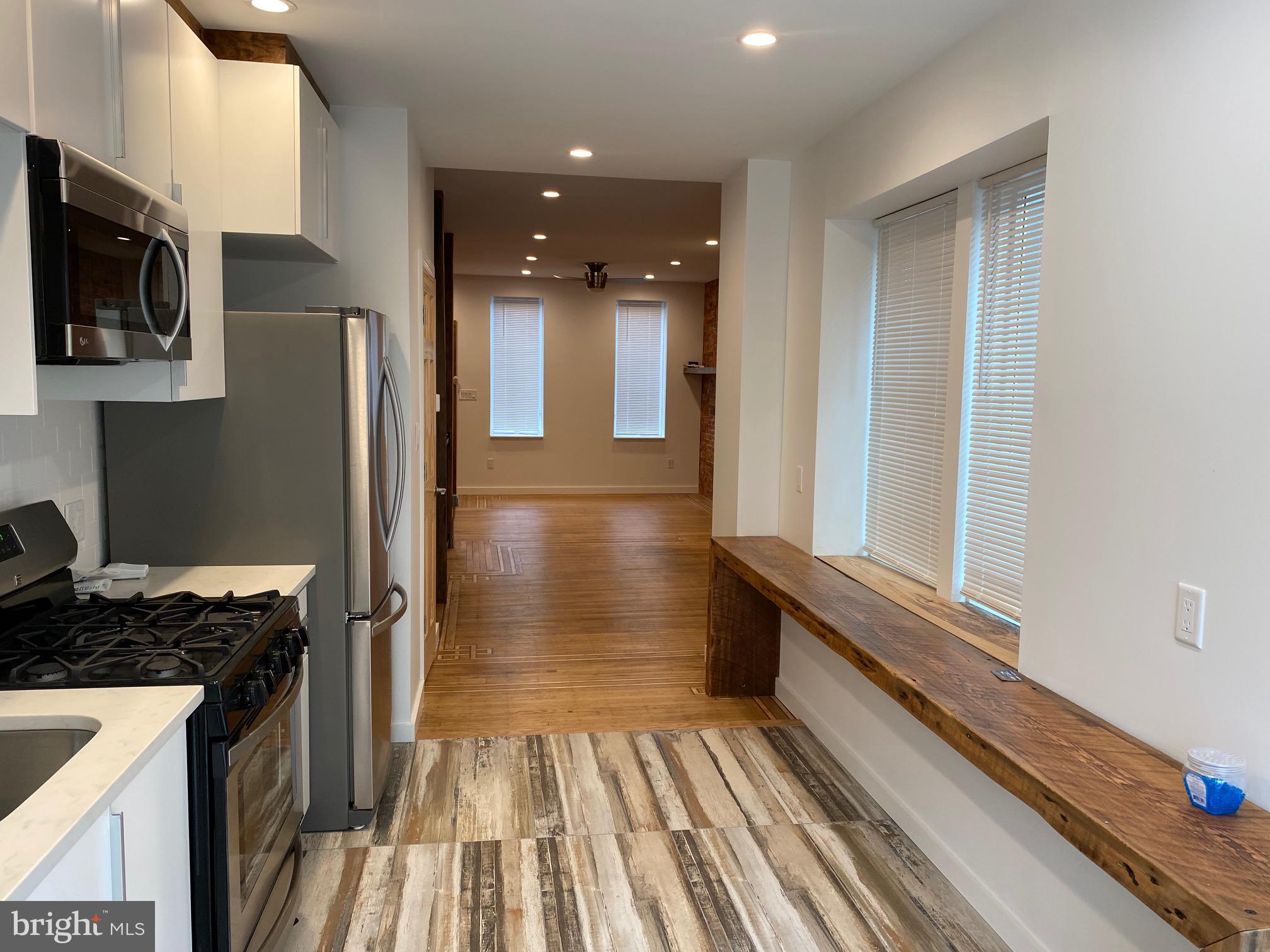 PORT RICHMOND - Residential Lease
