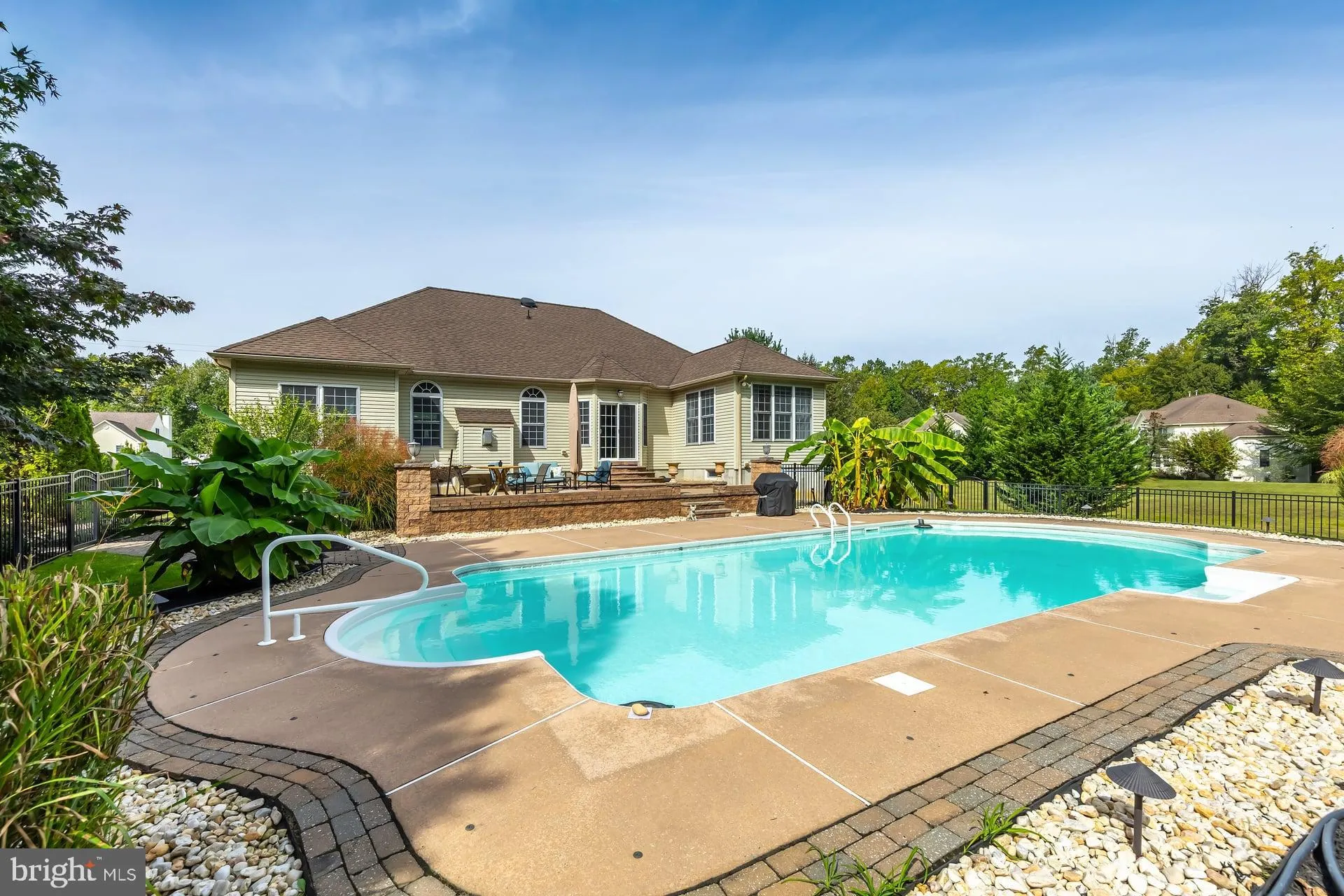 West Deptford, New Jersey 08066, United States, 3 Bedrooms Bedrooms, ,2 BathroomsBathrooms,Residential,Active,220938