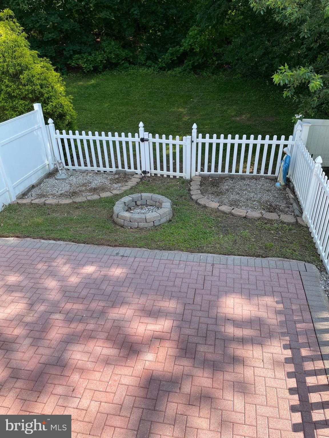 CONSTANT FRIENDSHIP - Residential