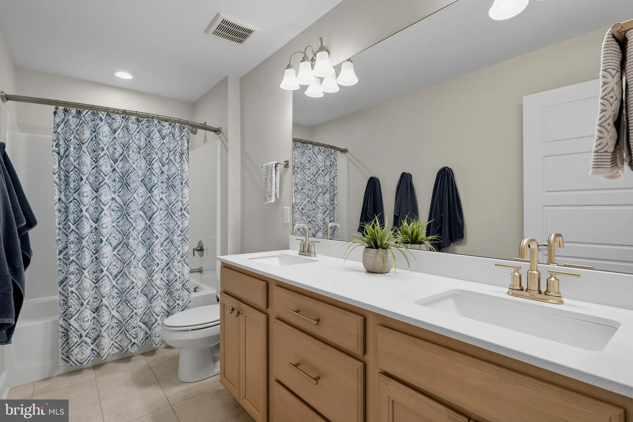 Lewes, Delaware 19958, United States, 4 Bedrooms Bedrooms, ,4 BathroomsBathrooms,Residential,Active,220571