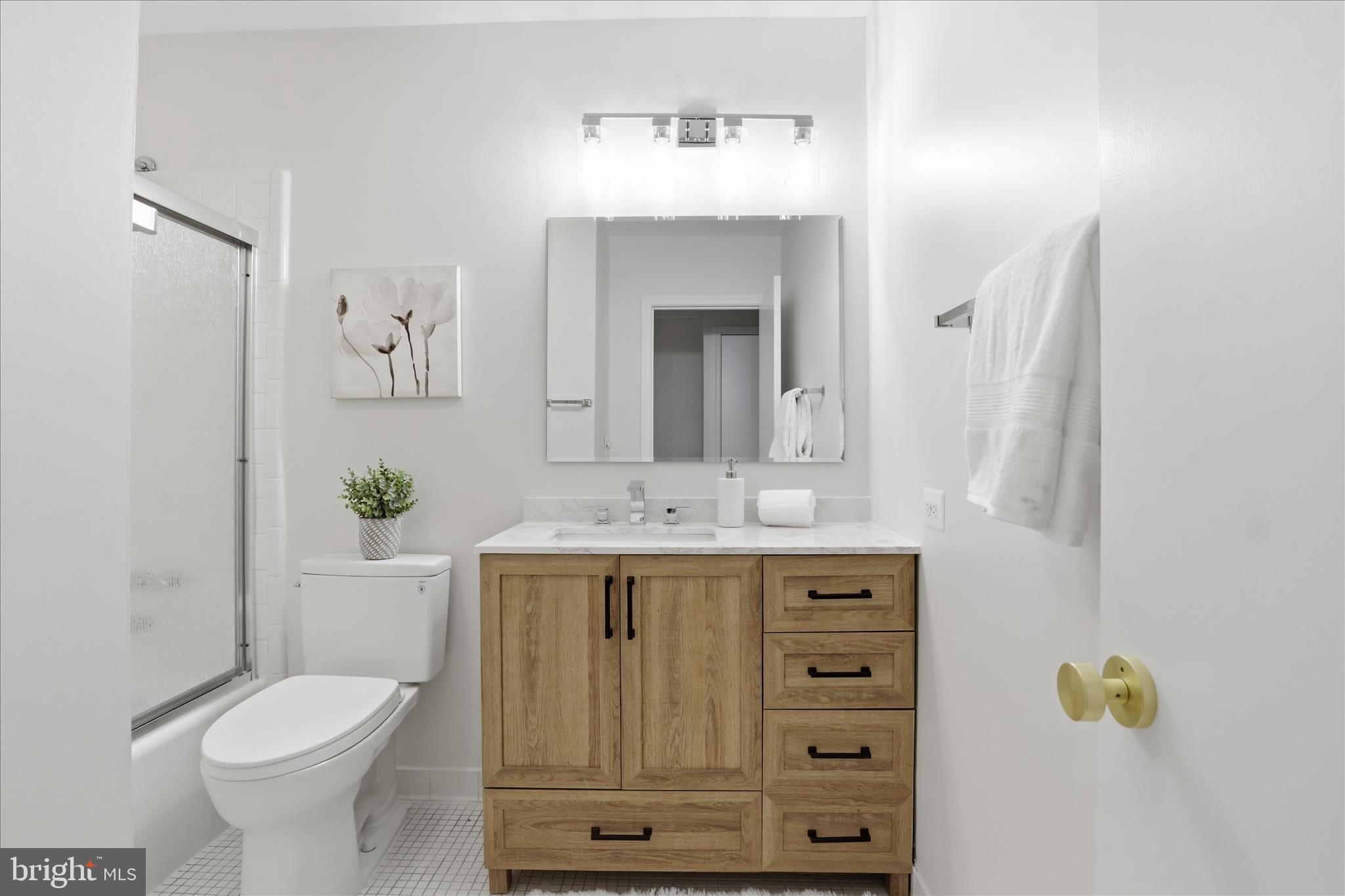 SUMNER SQUARE - Residential