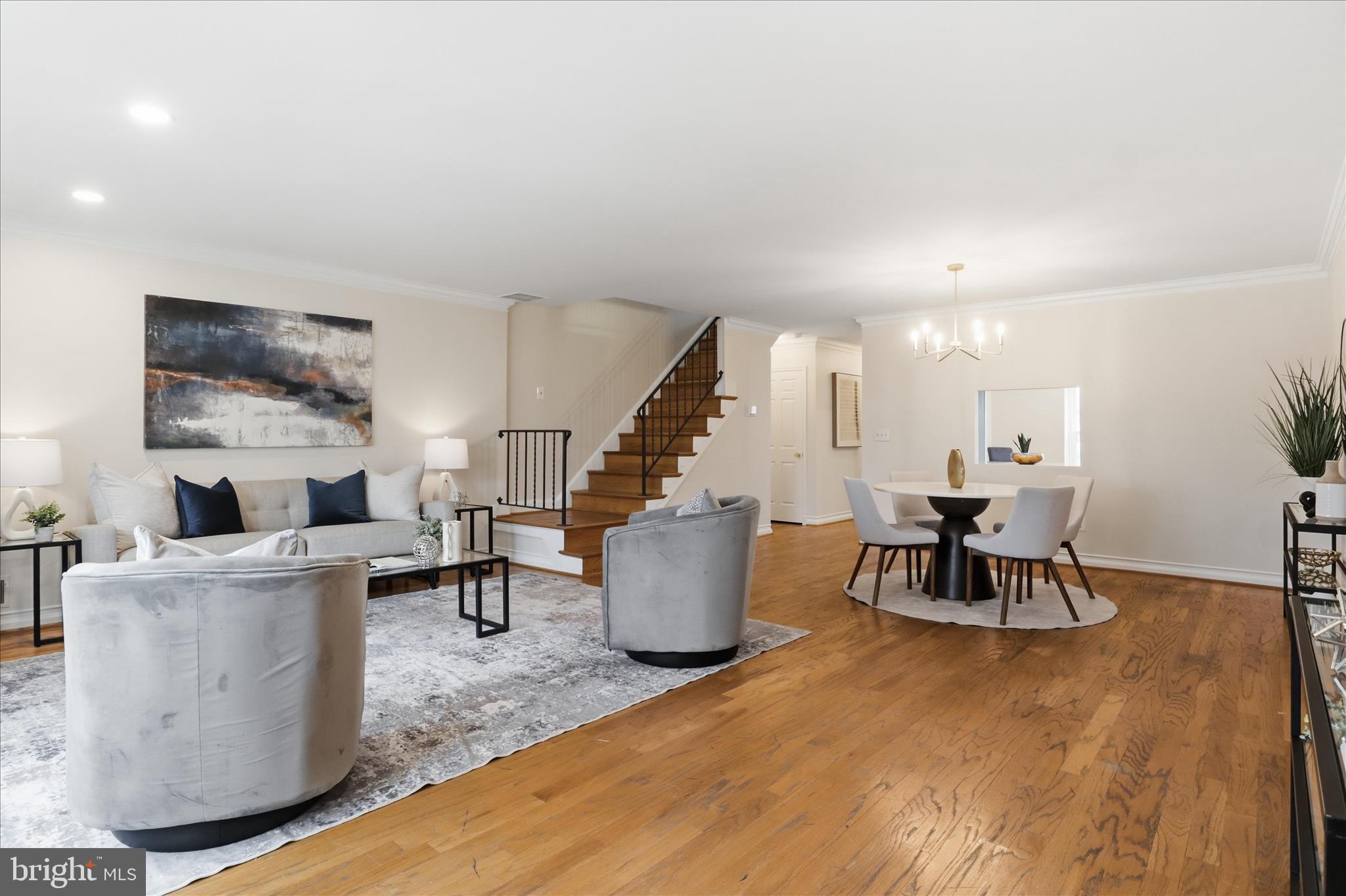 SUMNER SQUARE - Residential