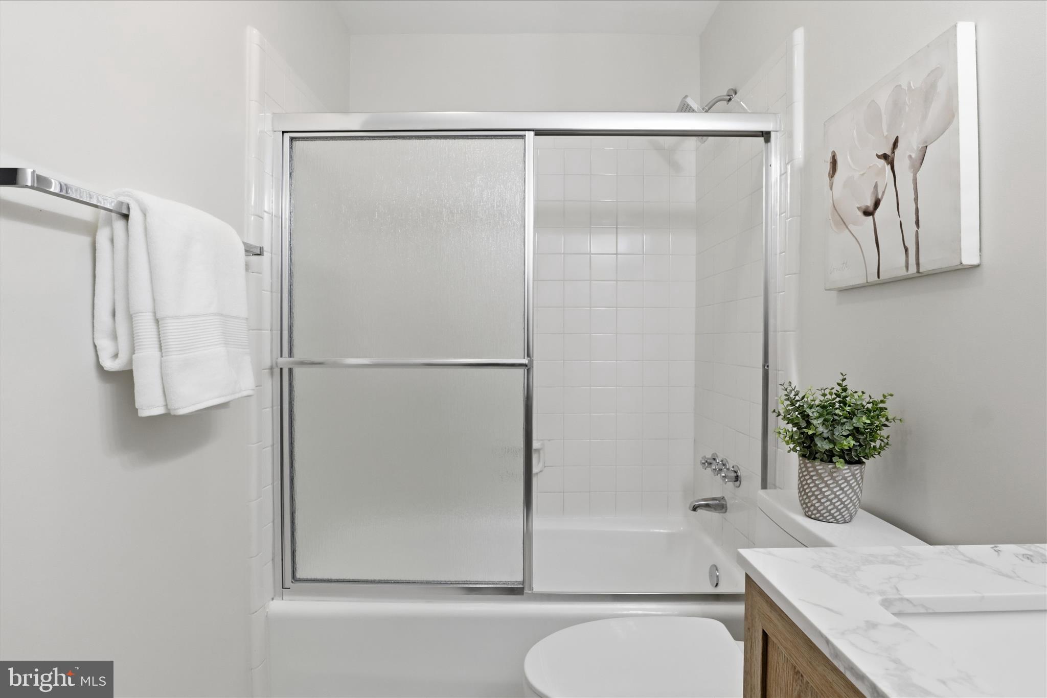 SUMNER SQUARE - Residential