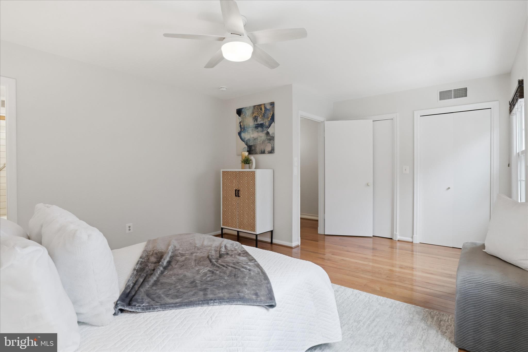 SUMNER SQUARE - Residential