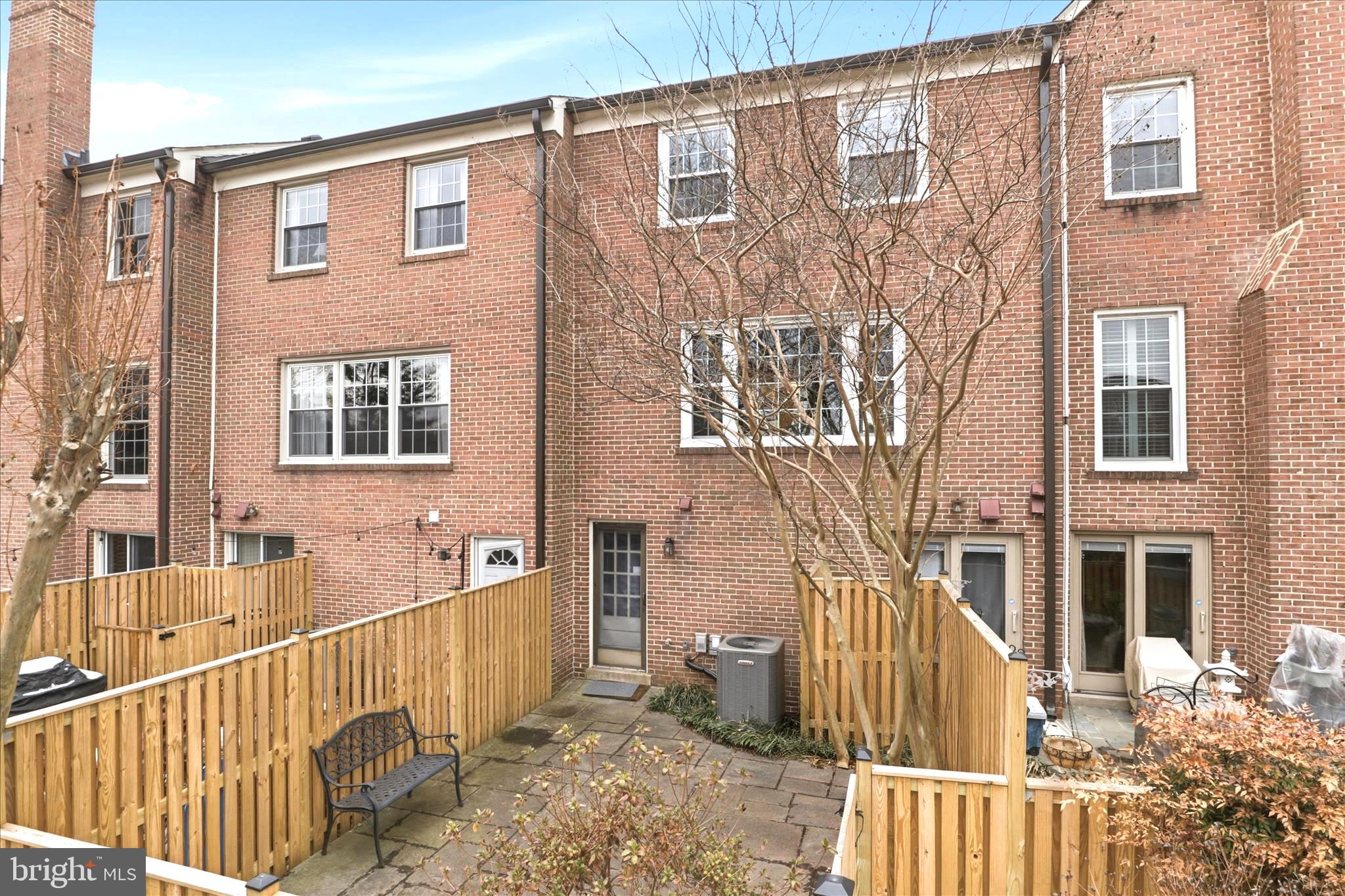 SUMNER SQUARE - Residential