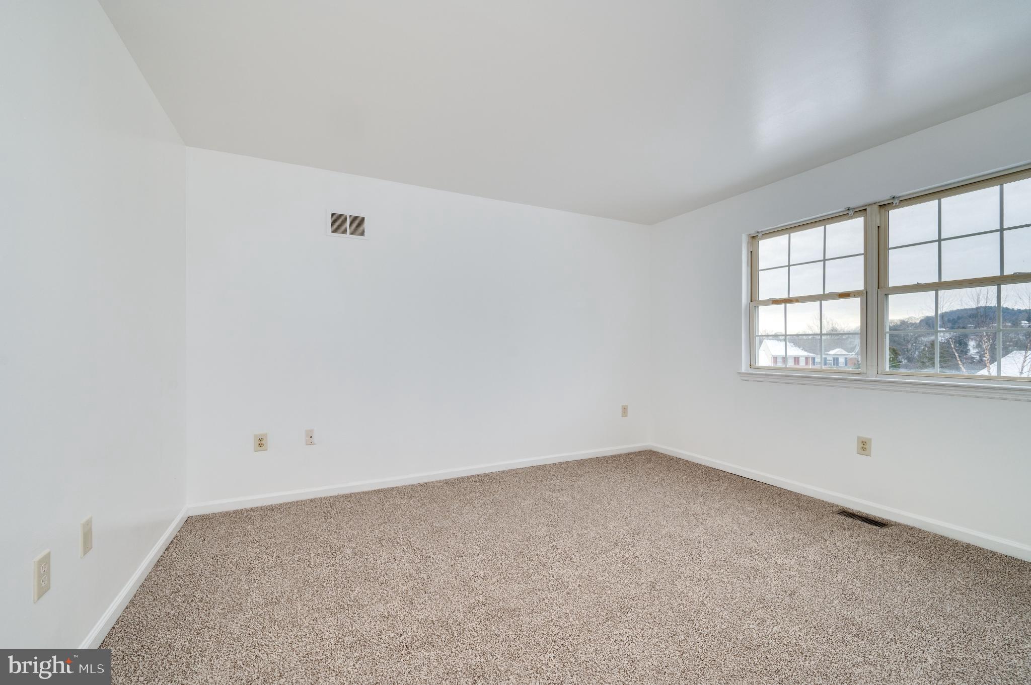 THOMAS GARDENS - Residential