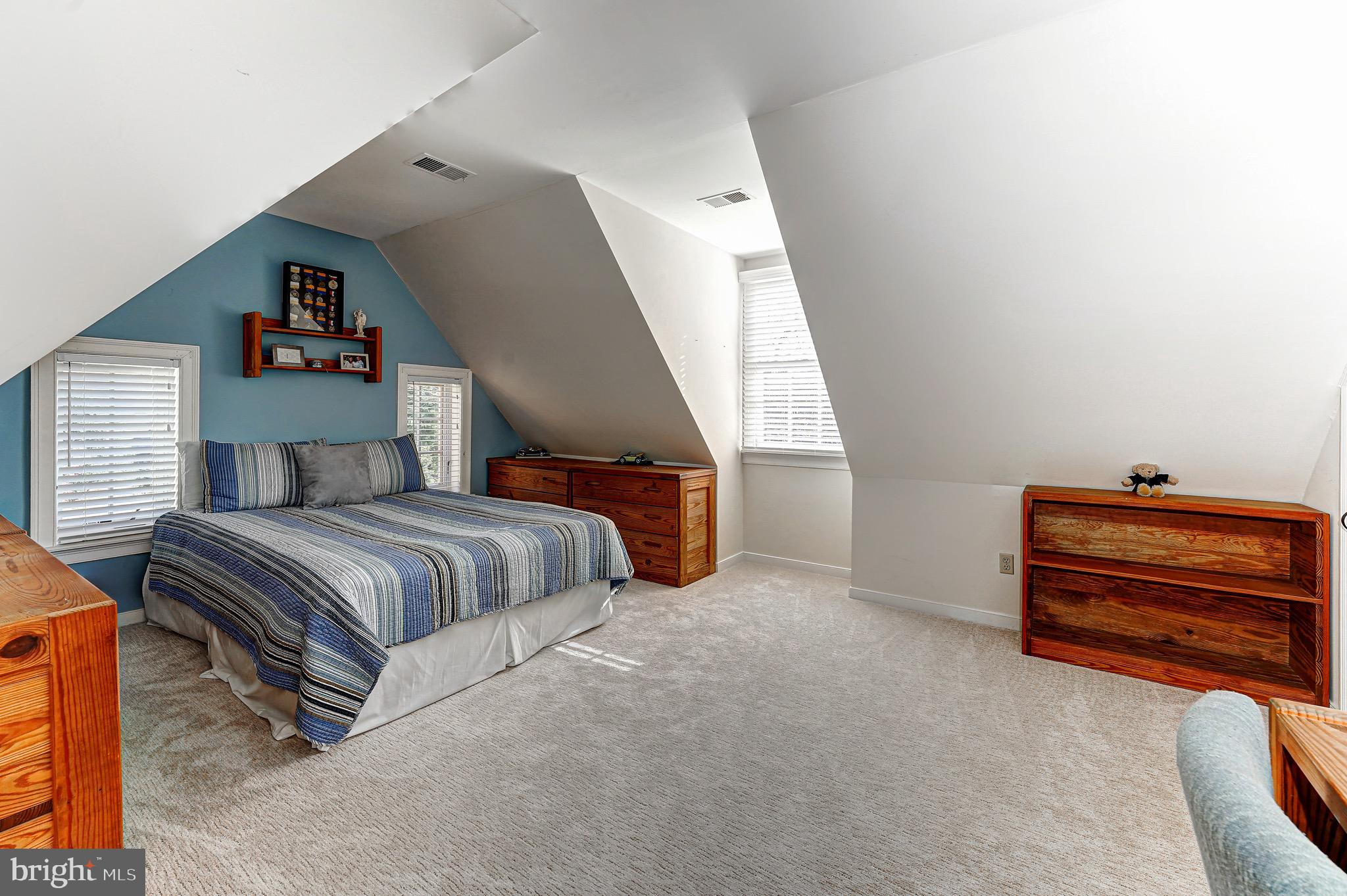 POND VIEW ESTATES - Residential