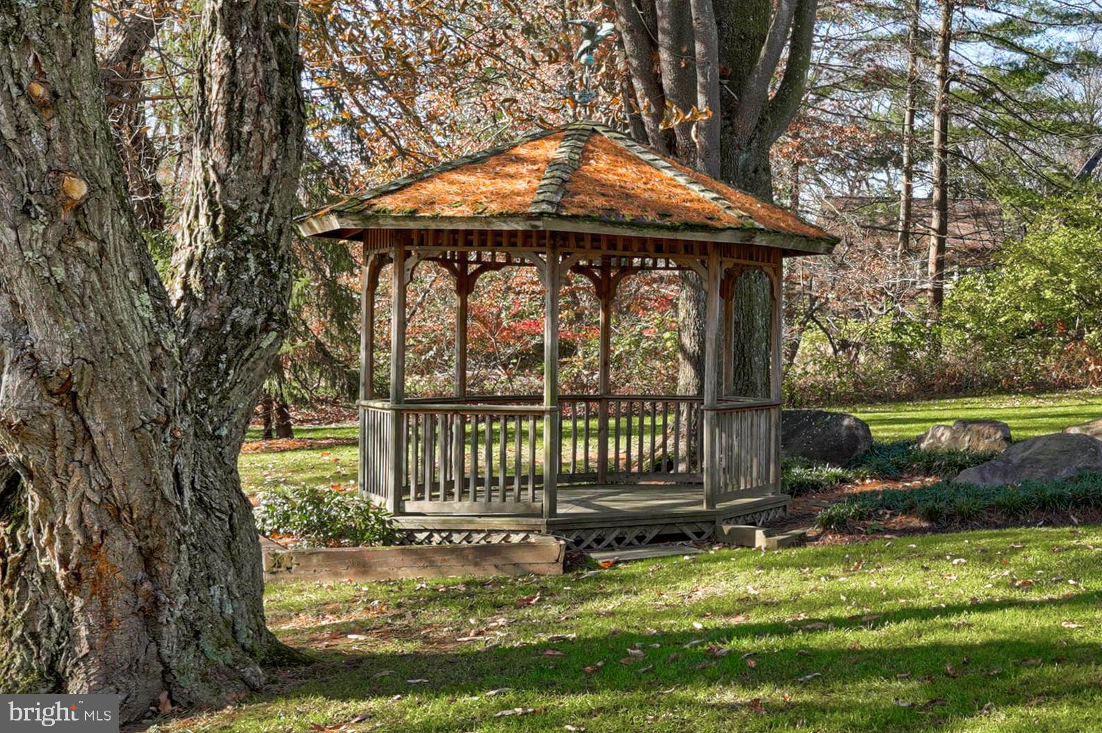 POND VIEW ESTATES - Residential