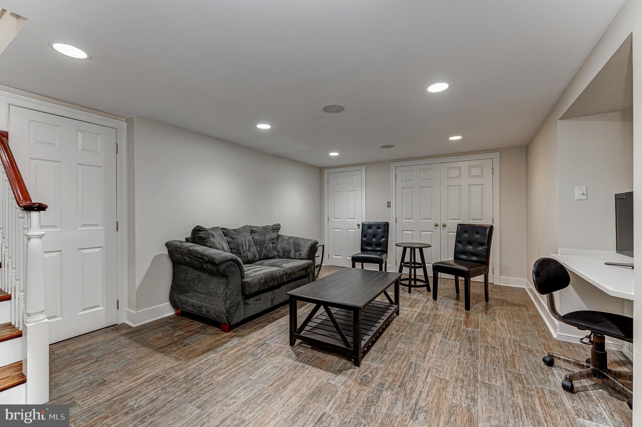 POND VIEW ESTATES - Residential