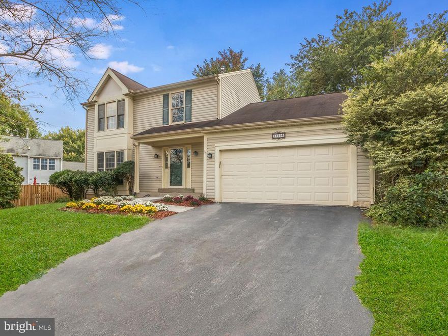 Great opportunity to get into Stratford Glen Subdivision, Walking Distance to Shopping, Close to all commuter connections HOME IS IN GREAT SHAPE, - All New floors, New Paint, All bathrooms Remodeled, Completely Rebuilt kitchen with Granite Countertops and New Stainless steel appliances.  Finished Basement with Full Bathroom