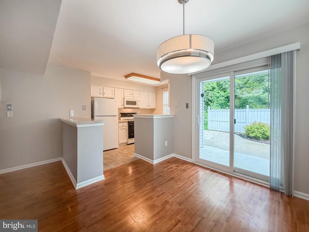 601 ROSE HOLLOW DRIVE A A