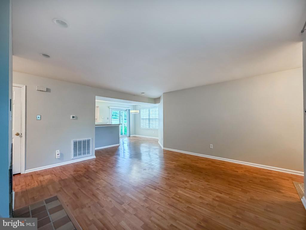 ROSE HOLLOW - Residential