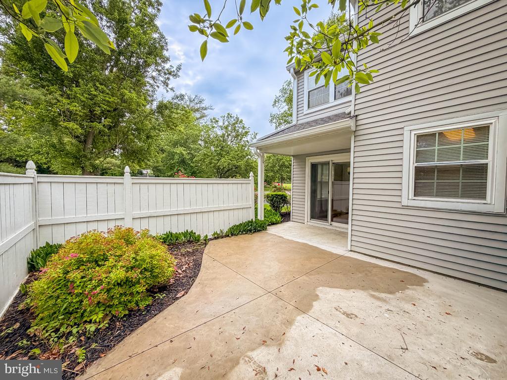 ROSE HOLLOW - Residential
