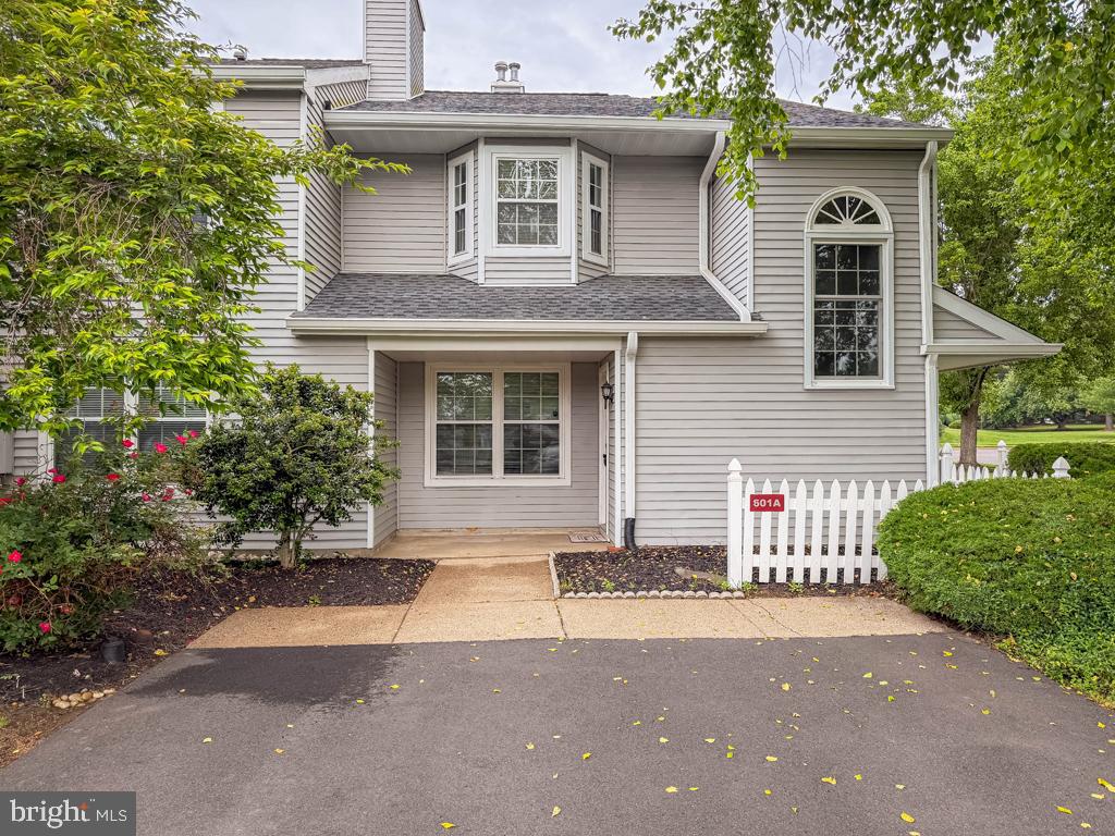ROSE HOLLOW - Residential
