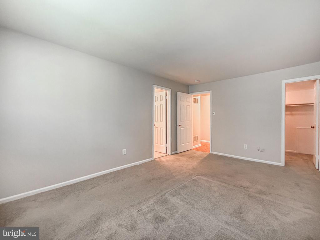 ROSE HOLLOW - Residential