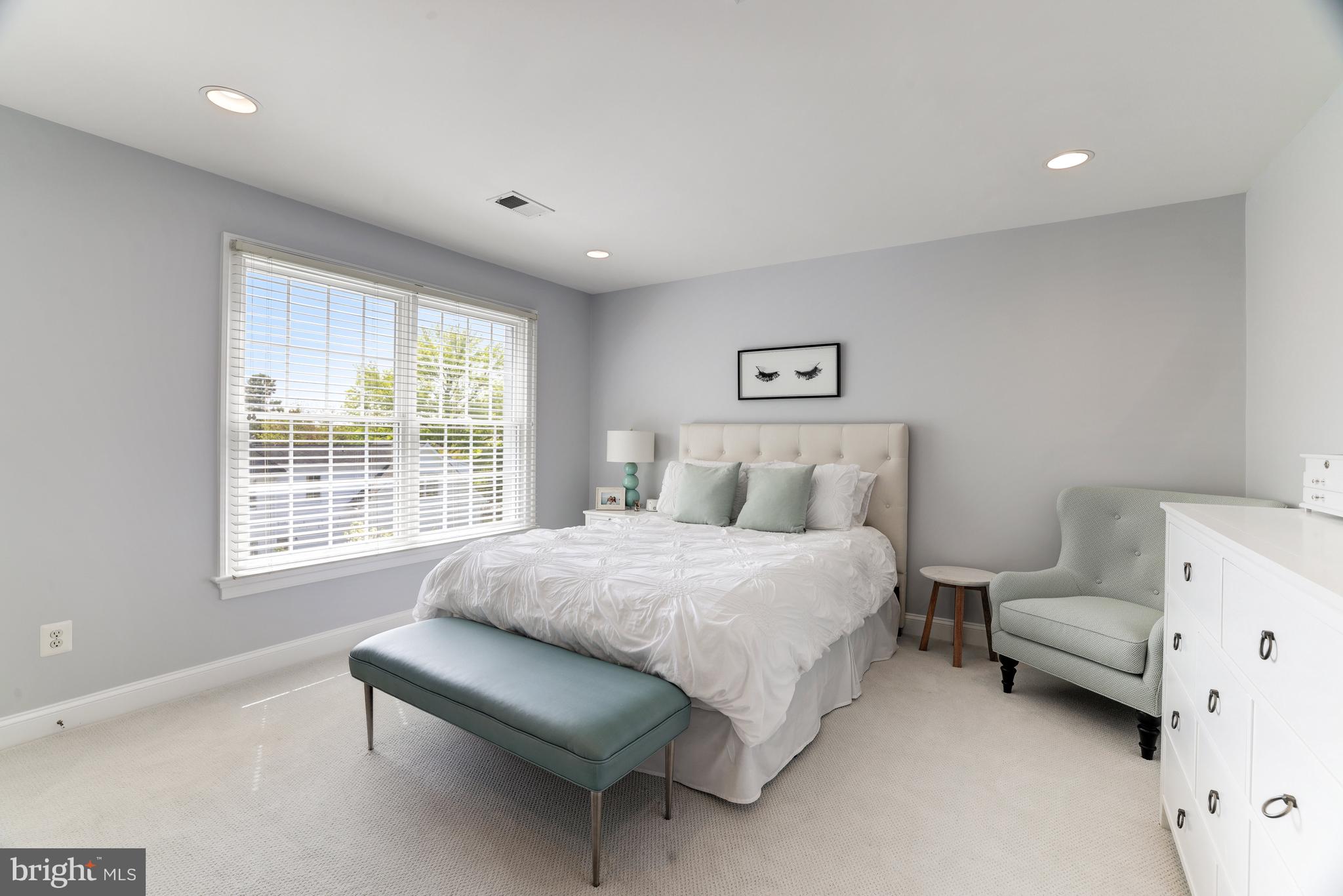 SALONA VILLAGE - Residential