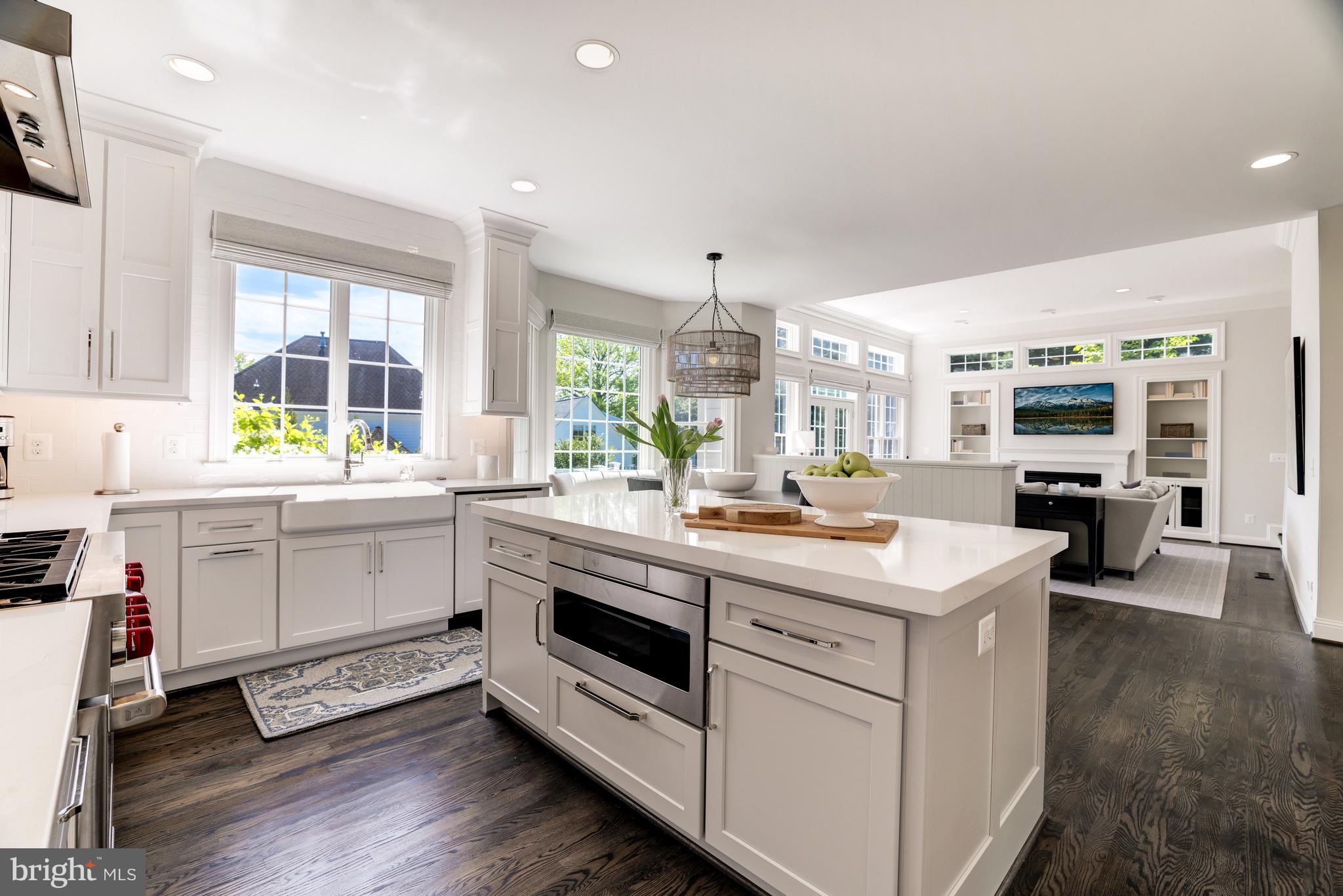 SALONA VILLAGE - Residential