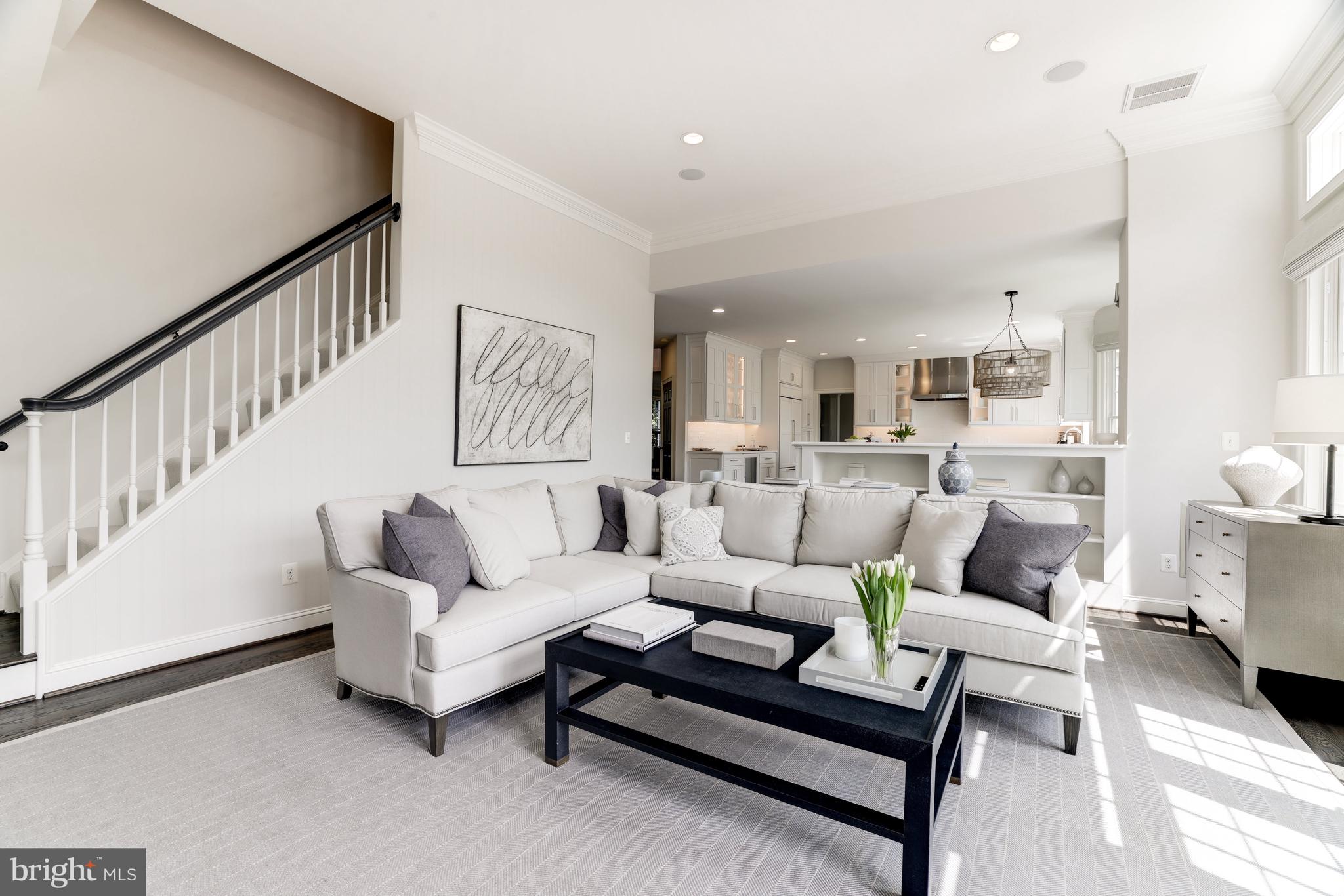 SALONA VILLAGE - Residential