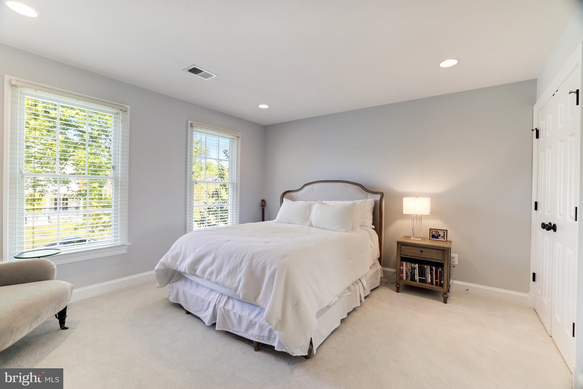 SALONA VILLAGE - Residential