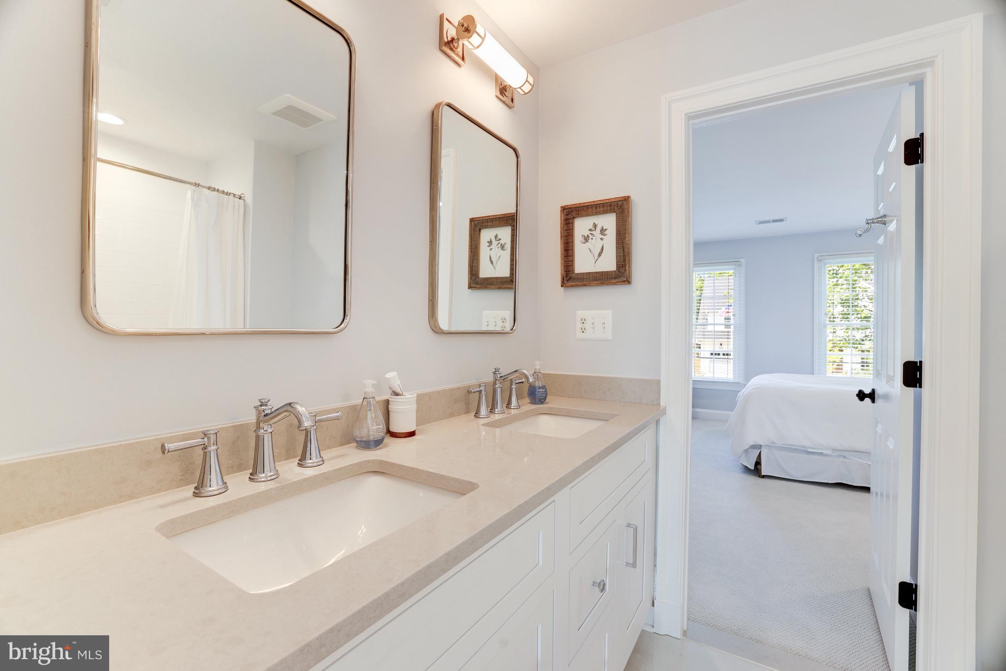 SALONA VILLAGE - Residential