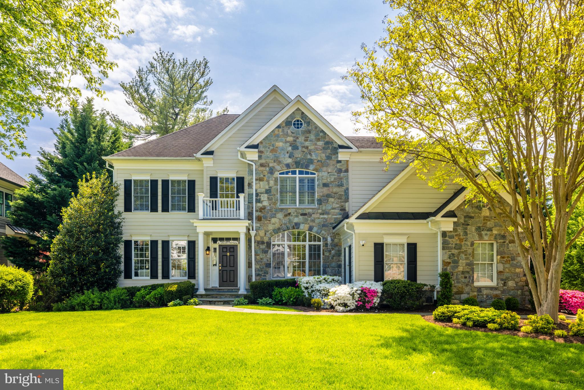 SALONA VILLAGE - Residential