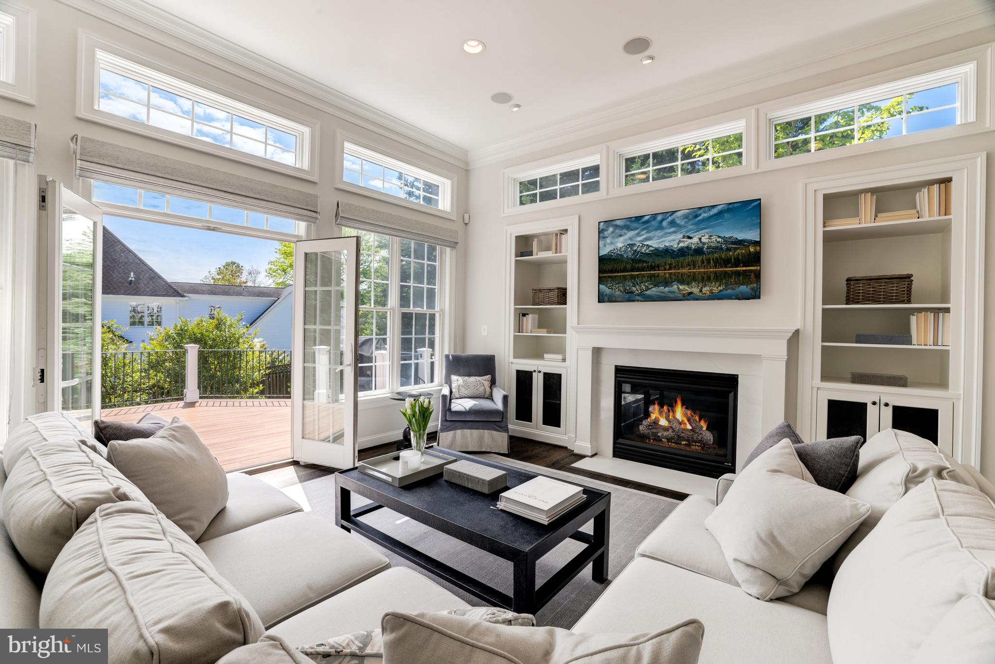 SALONA VILLAGE - Residential