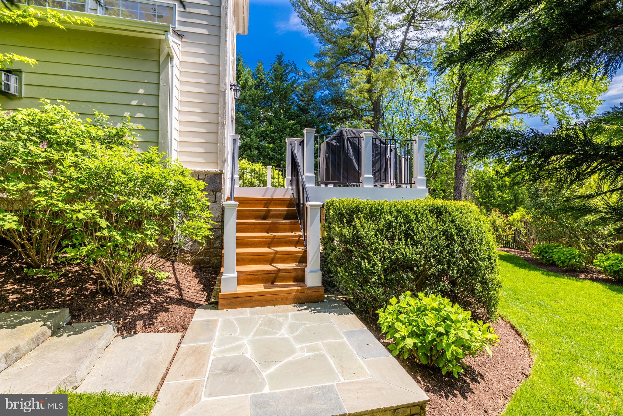 SALONA VILLAGE - Residential